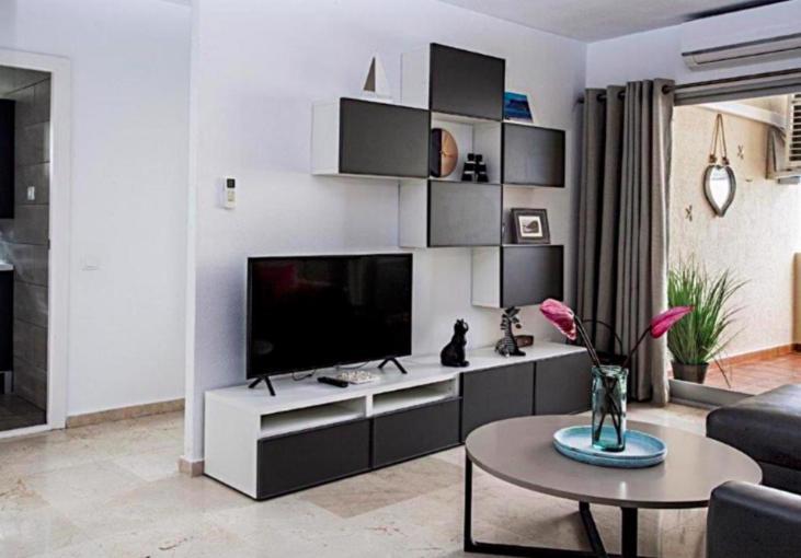 Estepona Marina, Modern Apartment, Sea Views, Balcony, Sleeps 6, Family Friendly Apartment