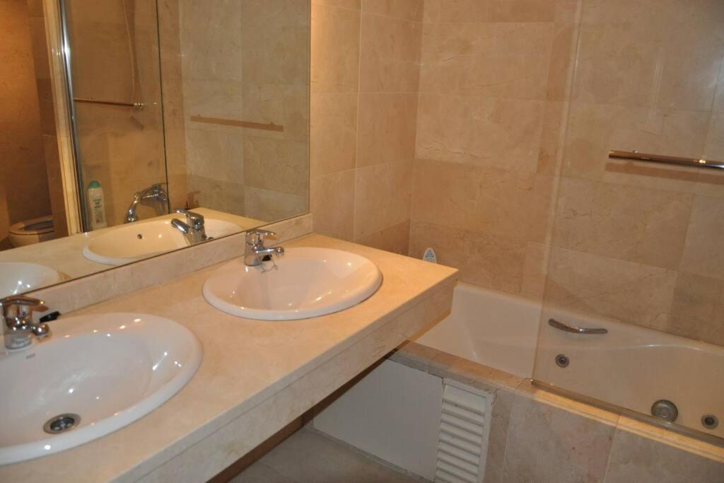 Luxury Marbella Apt, Pool,beach. Apartamento *
