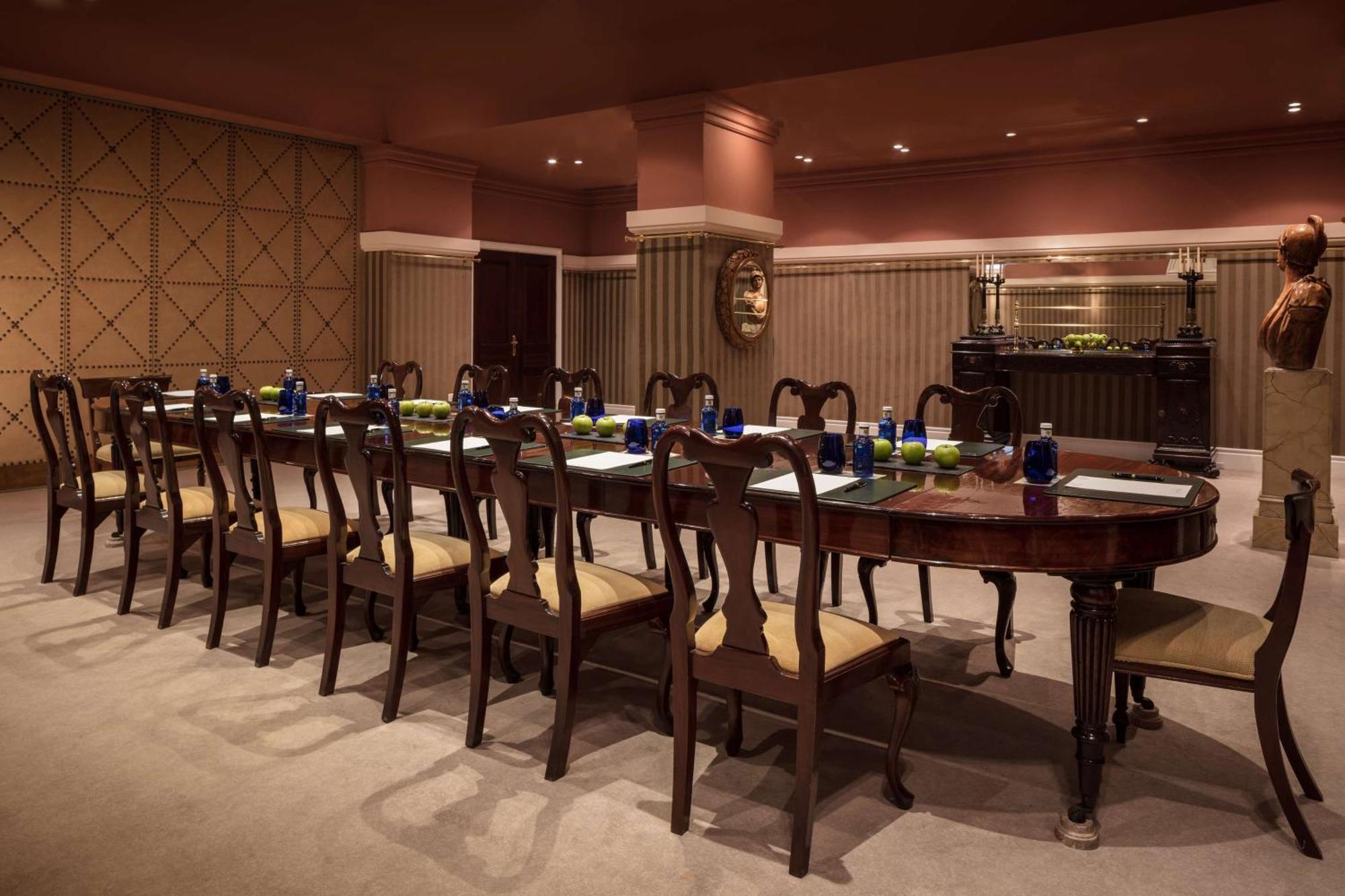 Anantara & Marbella Benahavis Villa *