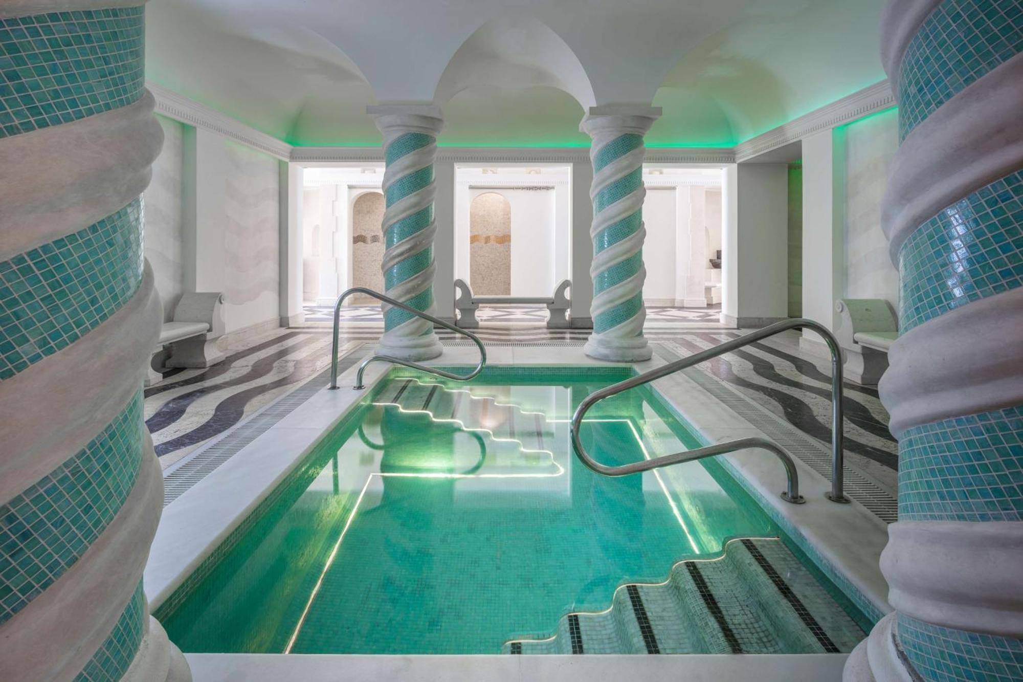 Anantara & Marbella Benahavis Villa *