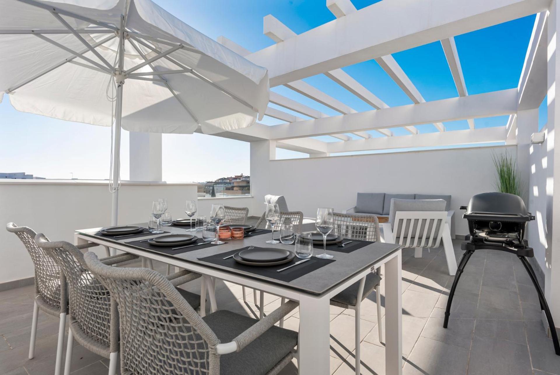 Apartamento Luxury Penthouse With Beautiful Rooftop At Location