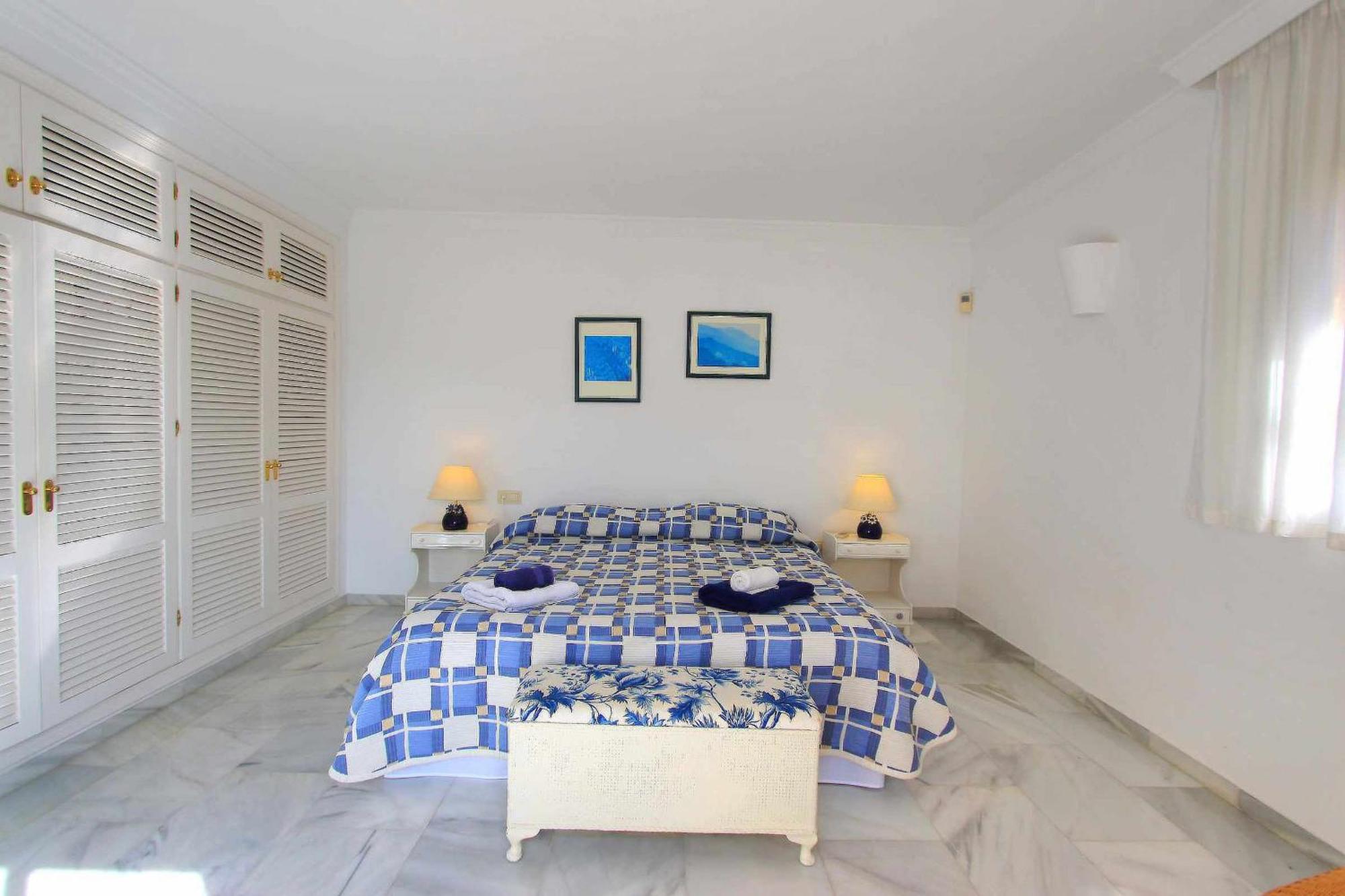 1175 El Paraiso Villa