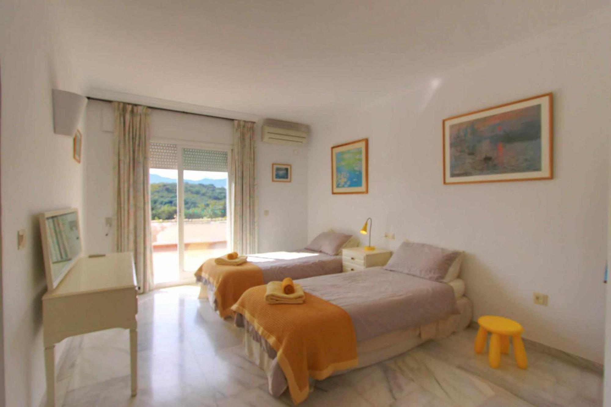 1175 El Paraiso Villa