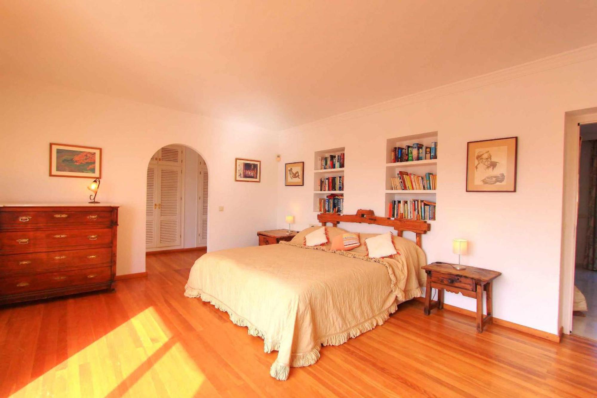1175 El Paraiso Villa *