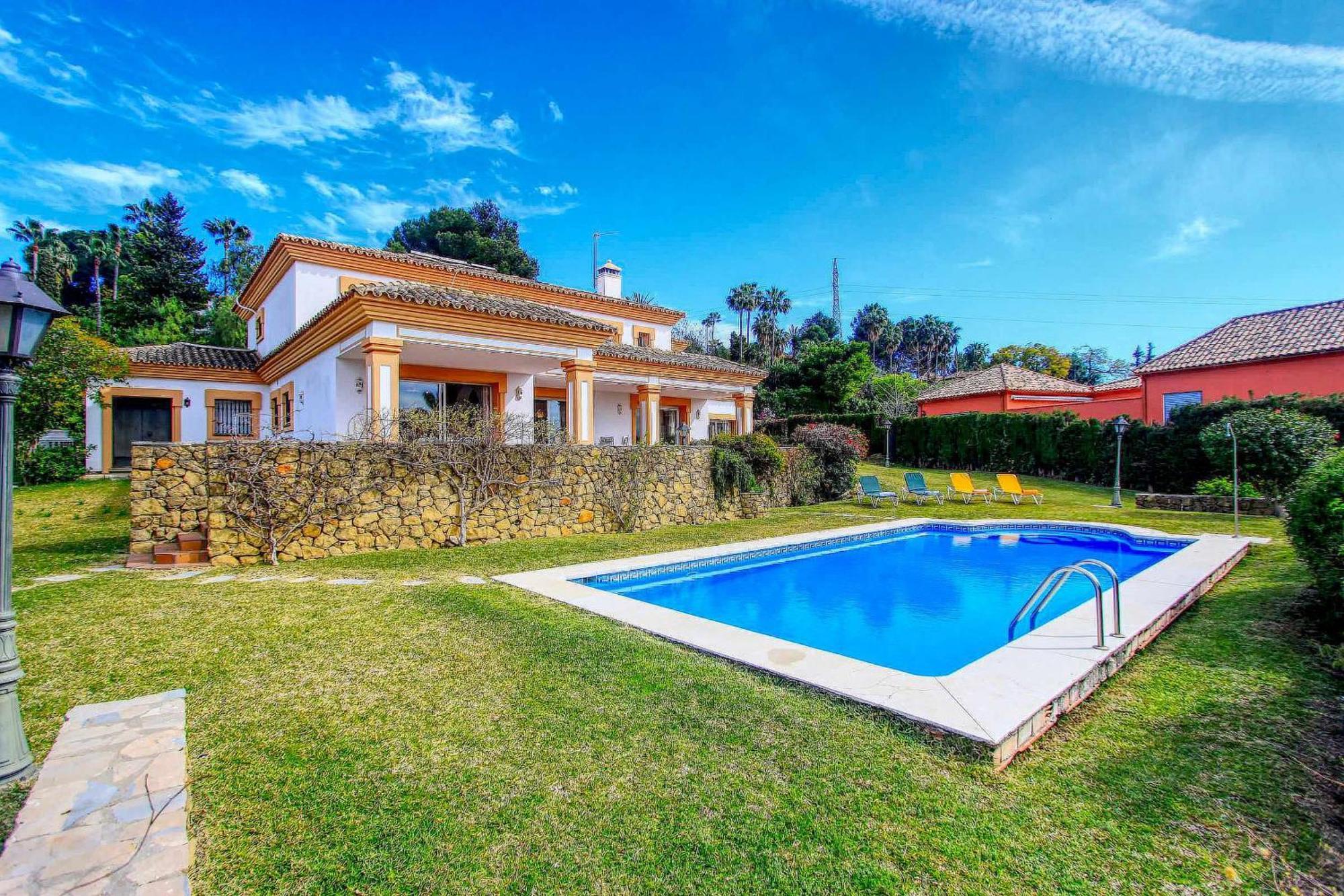 Villa 1175 El Paraiso *