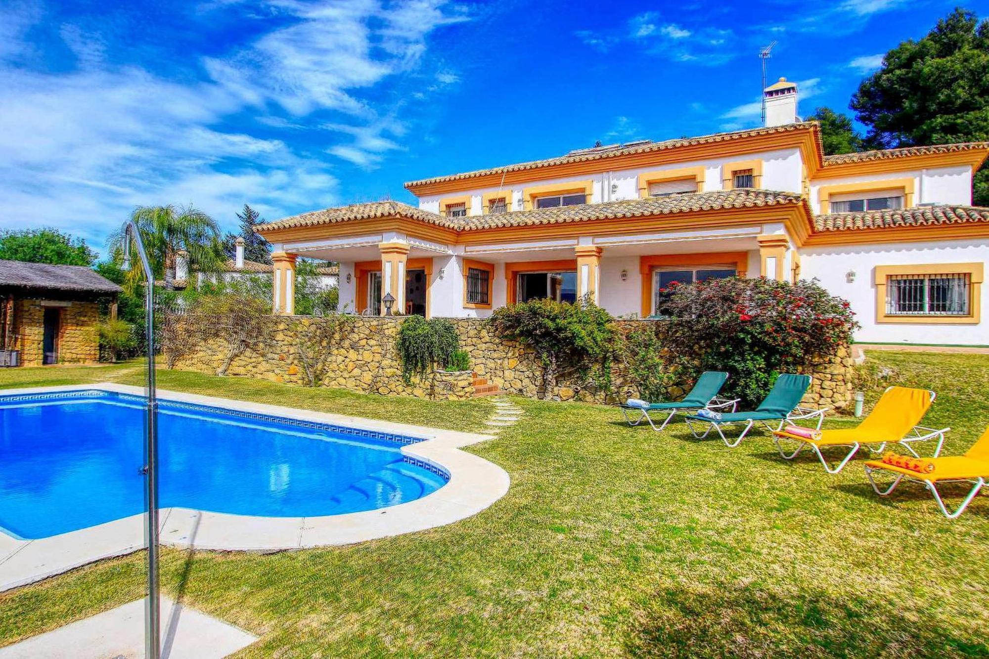 1175 El Paraiso Villa