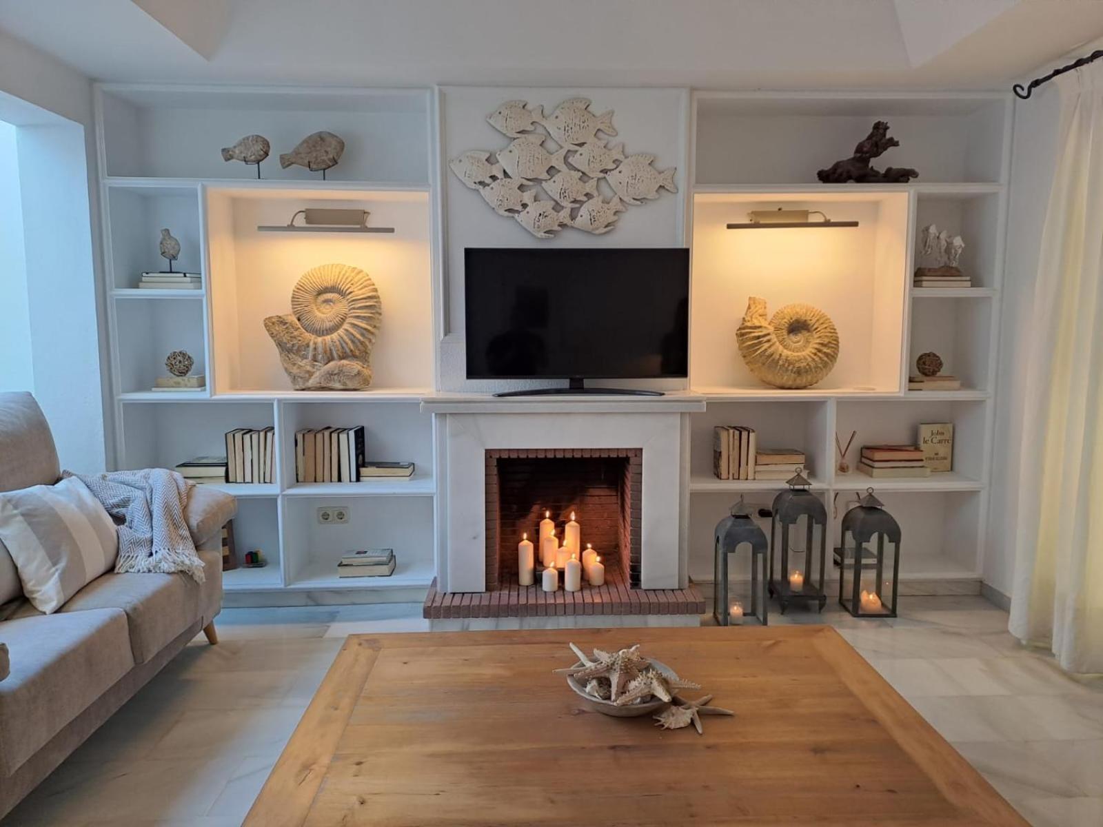Noctua Lovely 4 Bedroom House And Pool Estepona