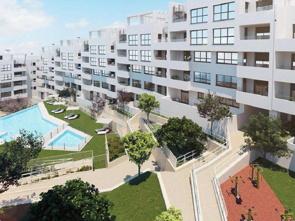 New 3 Bed Town With Pool Apartment
