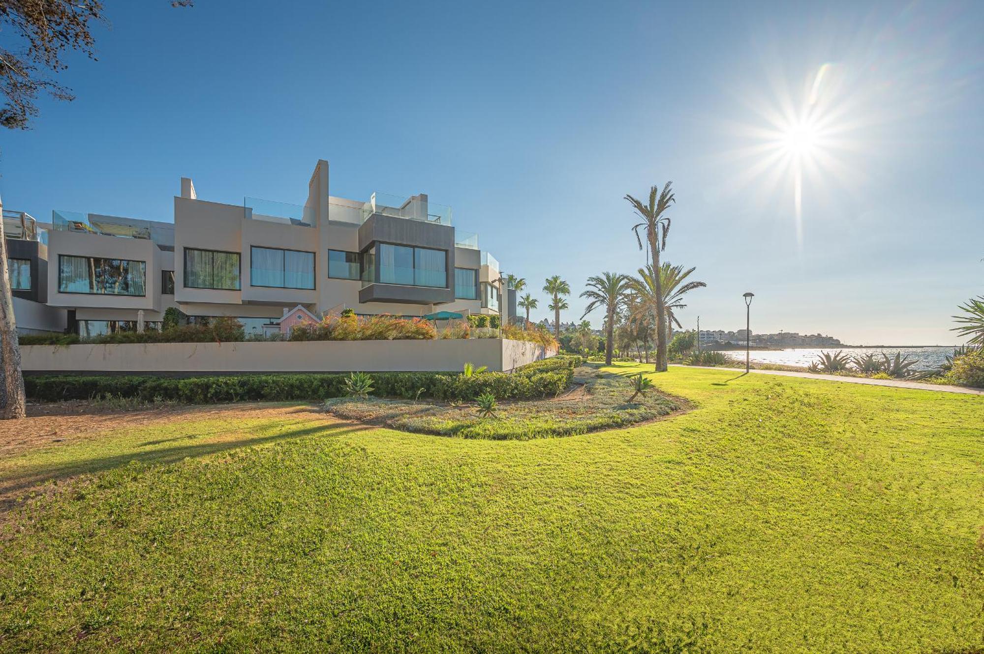 Holiday home The Island, Estepona, Casa 6 Luxury Beachfront *