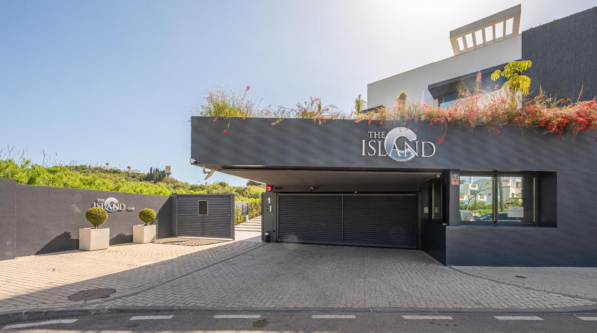 The Island, Estepona, Casa 6 Luxury Beachfront Holiday home *