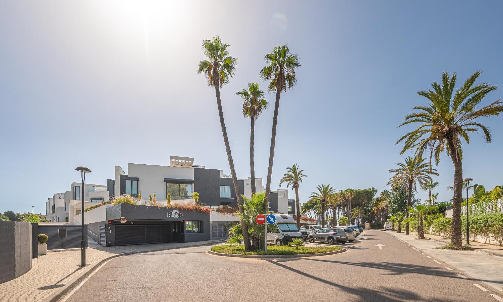 The Island, Estepona, Casa 6 Luxury Beachfront Holiday home Estepona