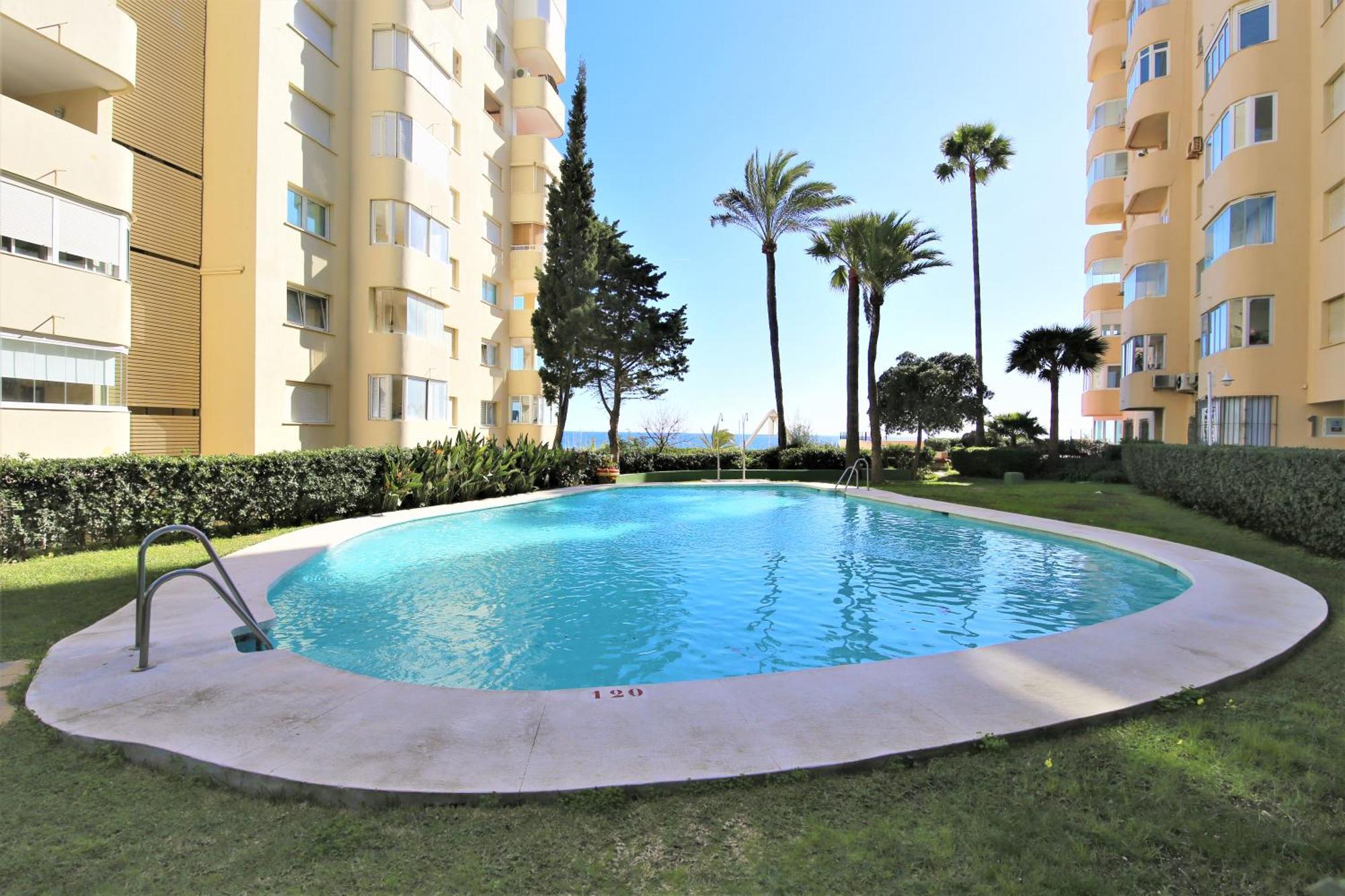 Tex * Estepona