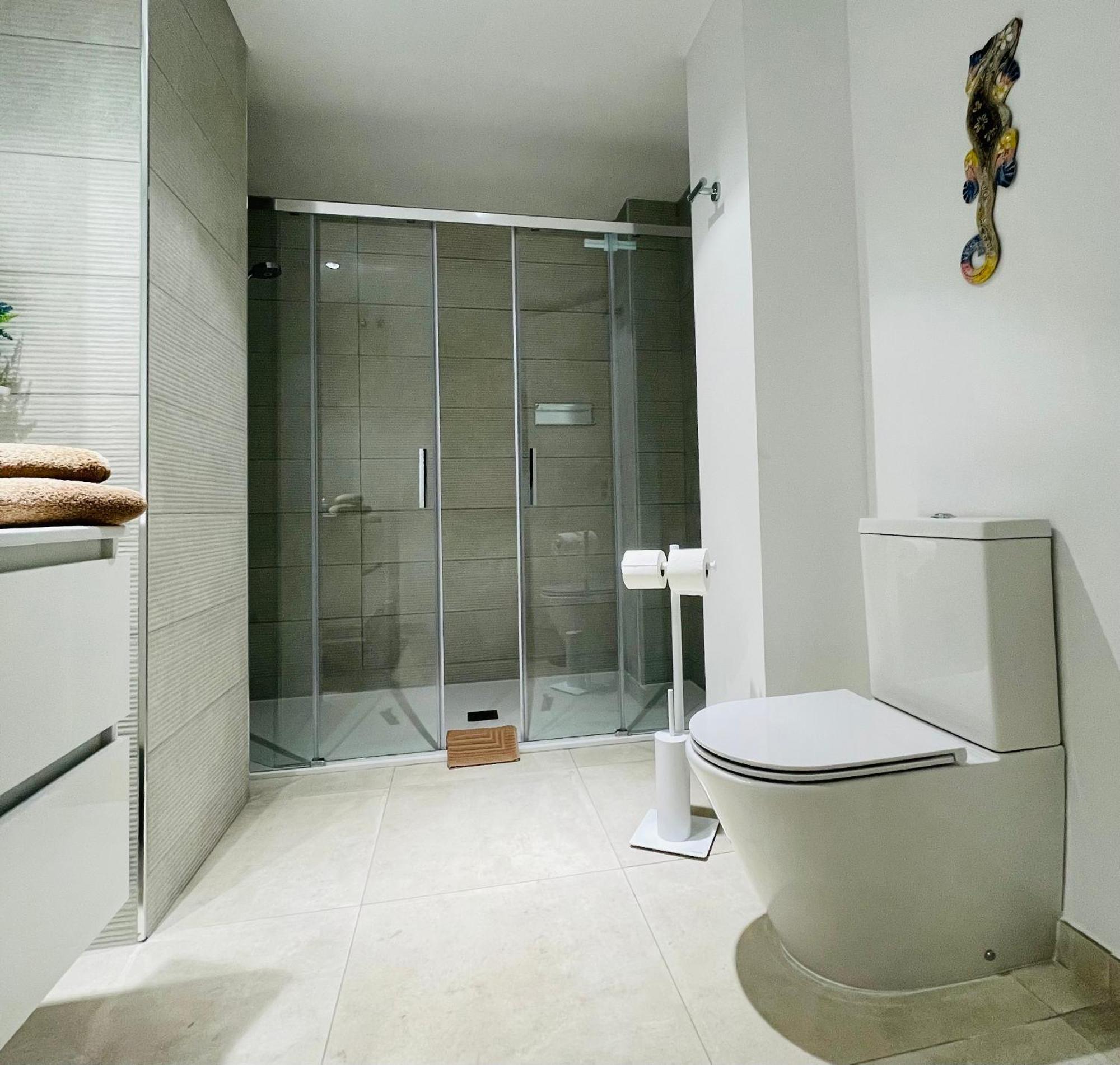 Apartment Intermobiliaria - Urbanizacion South Bay Iii 3d Modern