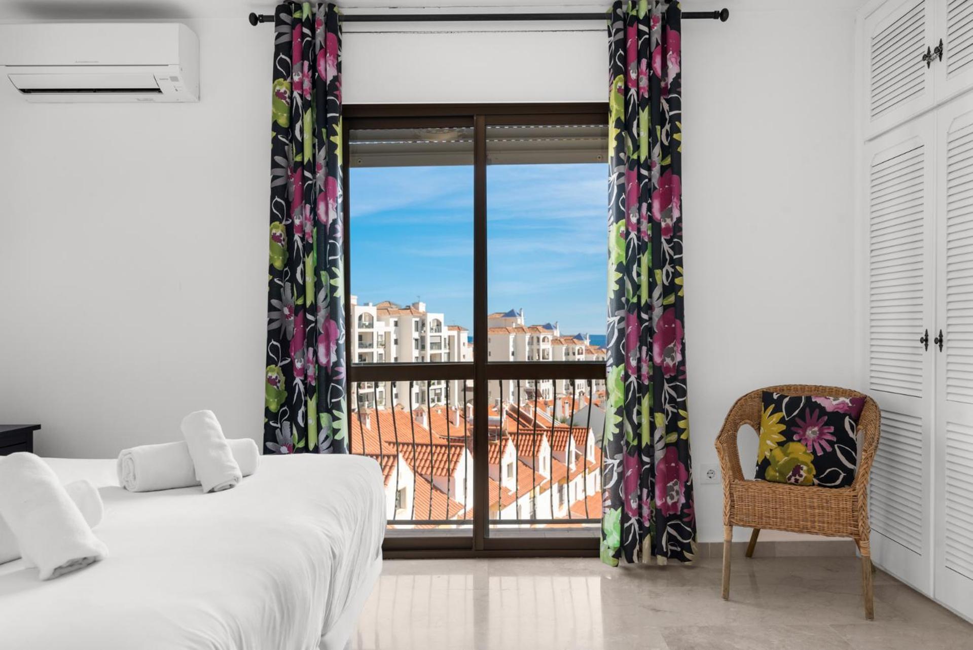 Lovely Penthouse Near Marina By Costarentals - Ref M15