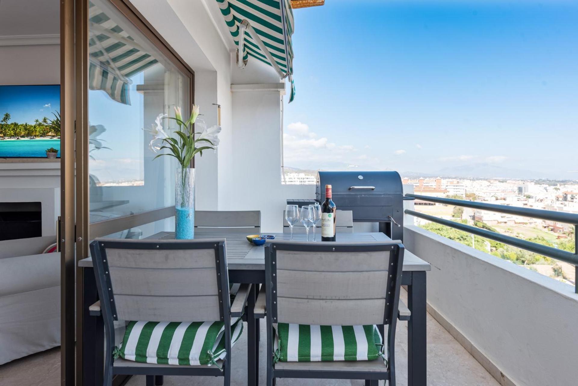 Lovely Penthouse Near Marina By Costarentals - Ref M15 Appartement