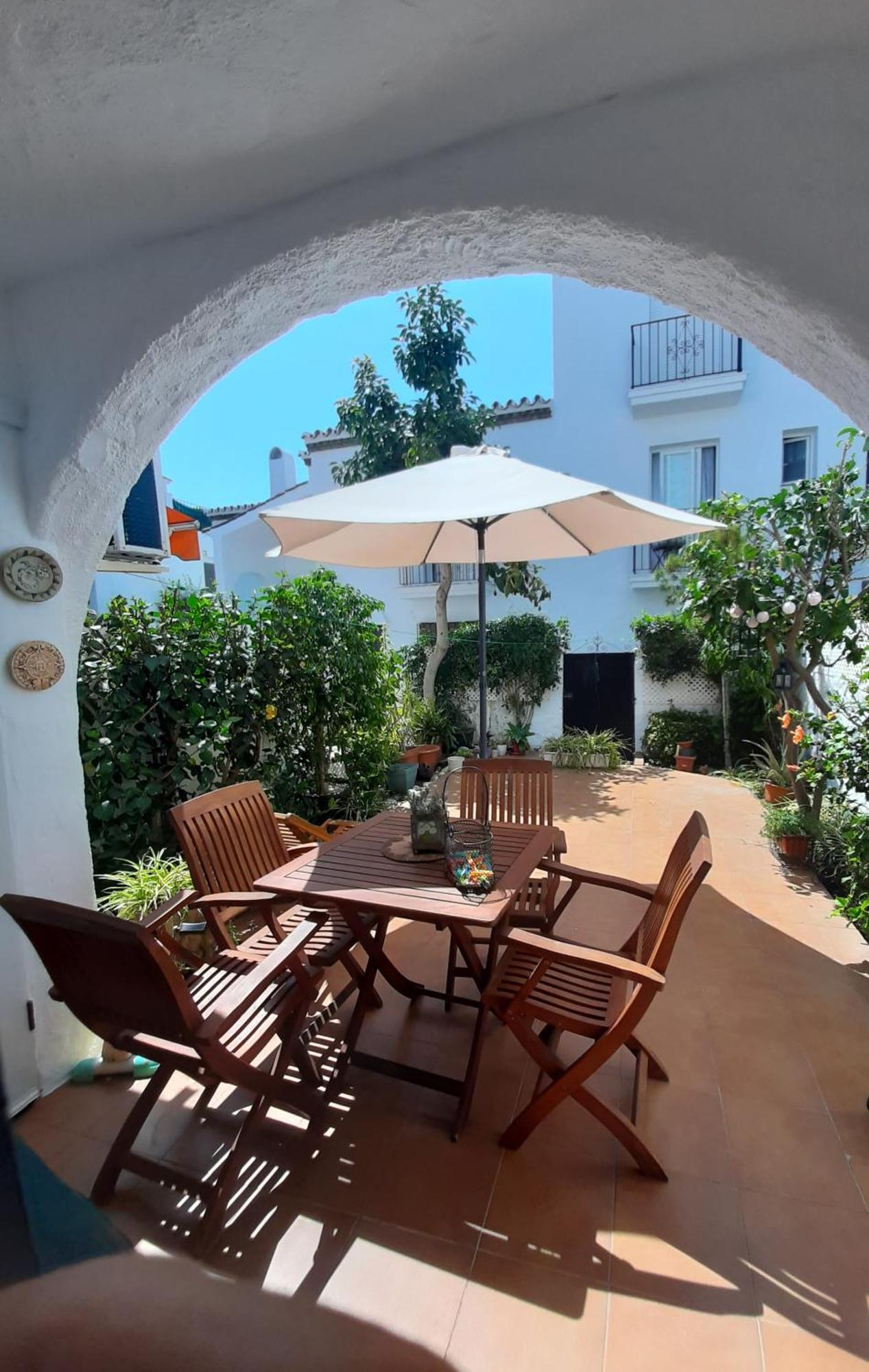 Precioso A Pie De Playa En La Nueva Milla De Oro Entre Y Marbella Vakantiehuis