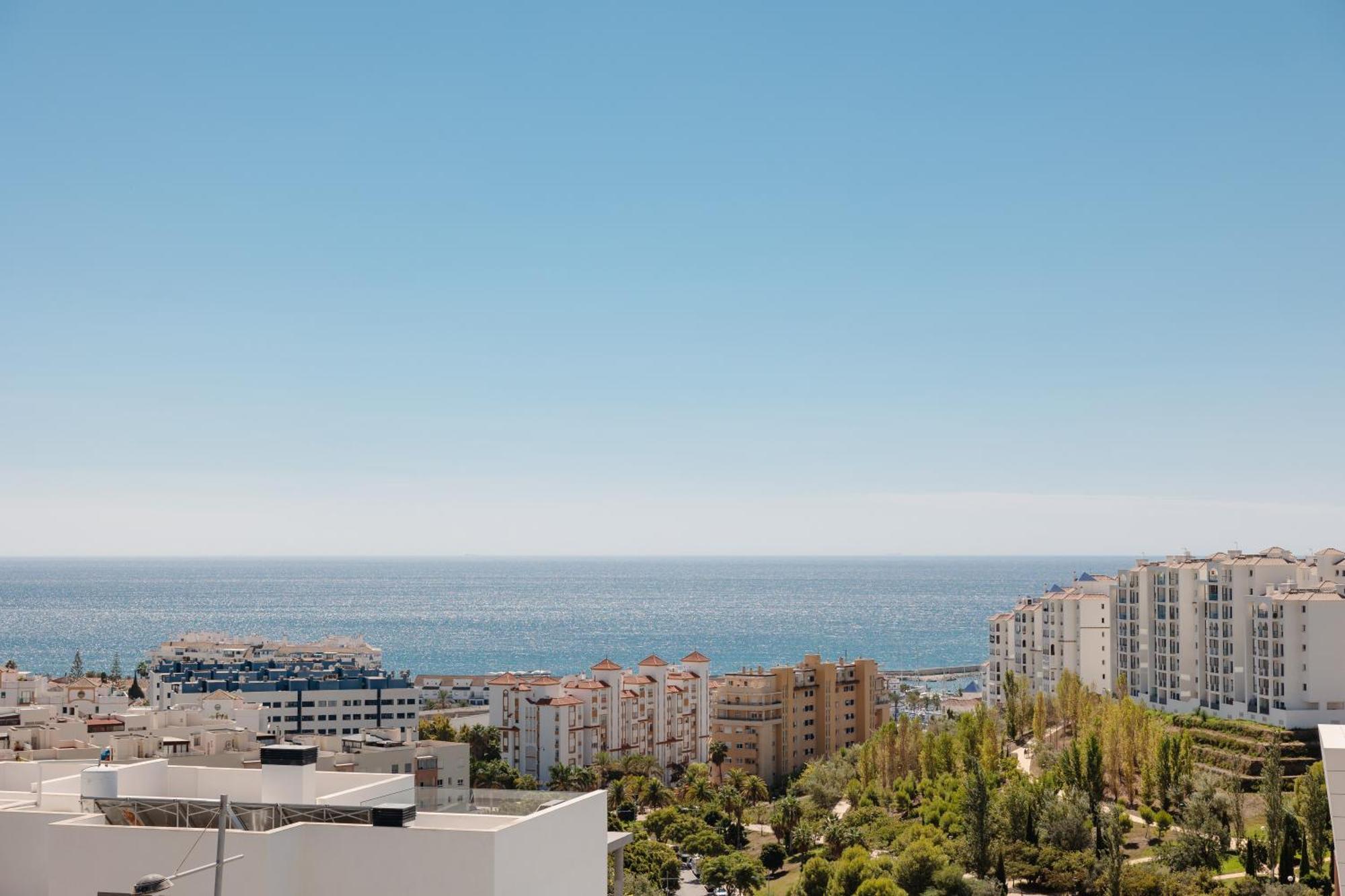 Apartment Luxurious 2 Bedroom Close To The In Estepona