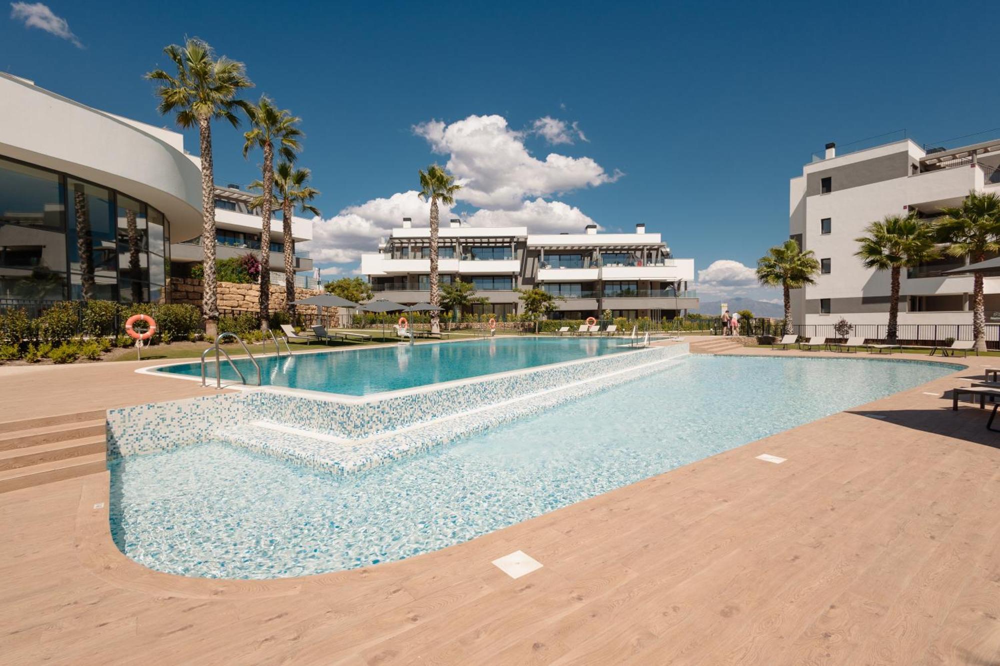 Apartment Luxurious 2 Bedroom Close To The In