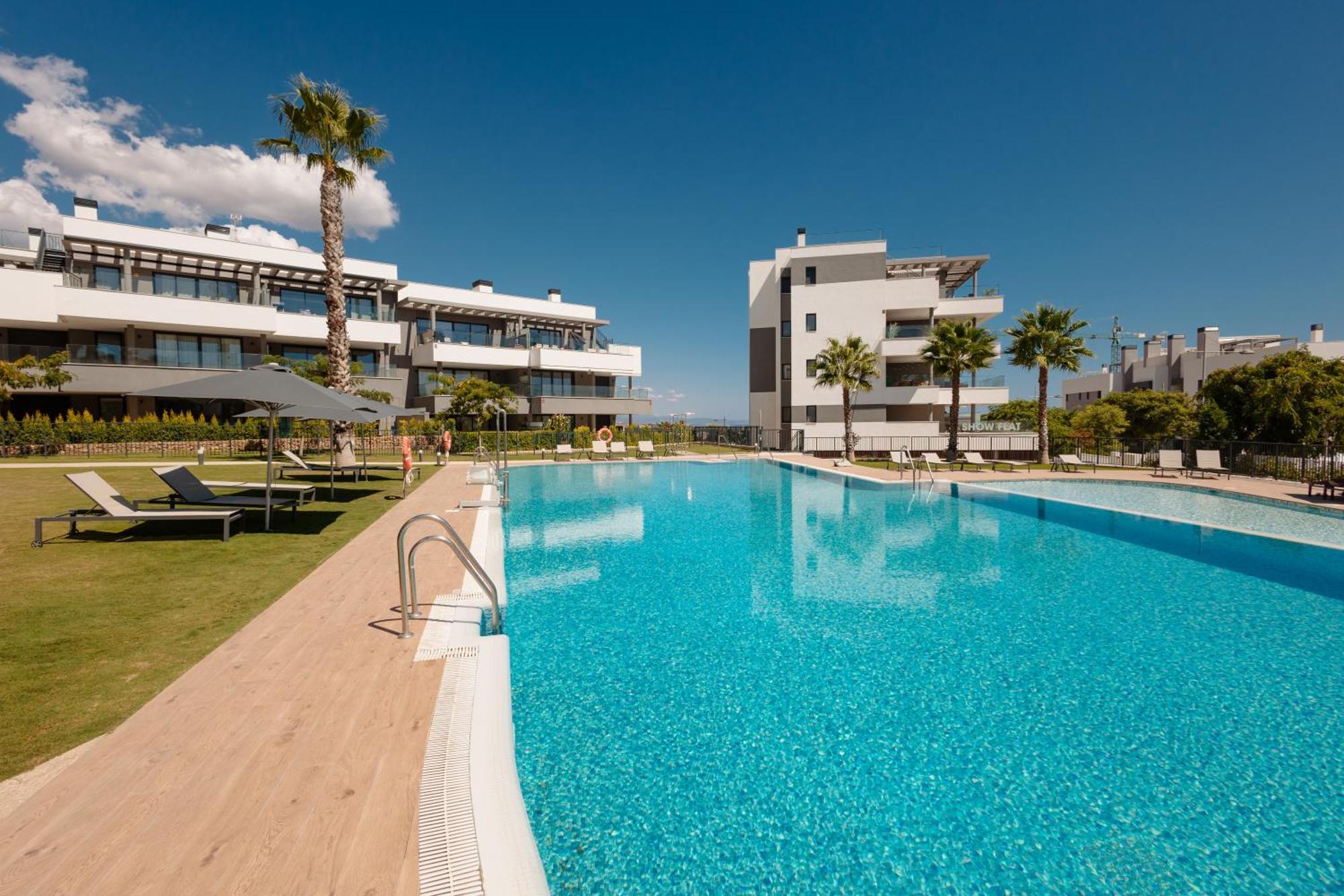 Luxurious 2 Bedroom Close To The In Apartment *