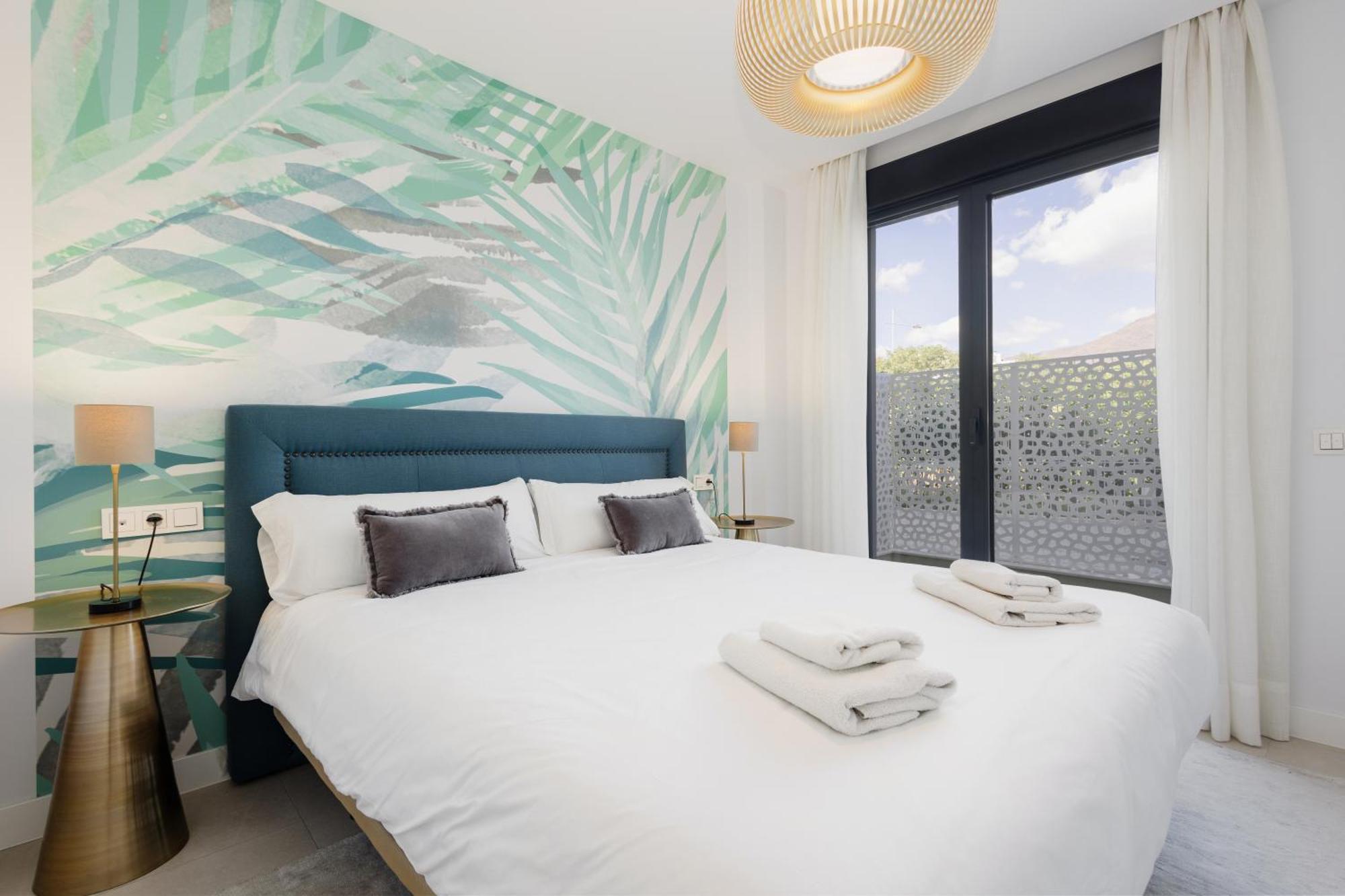Luxurious 2 Bedroom Close To The In