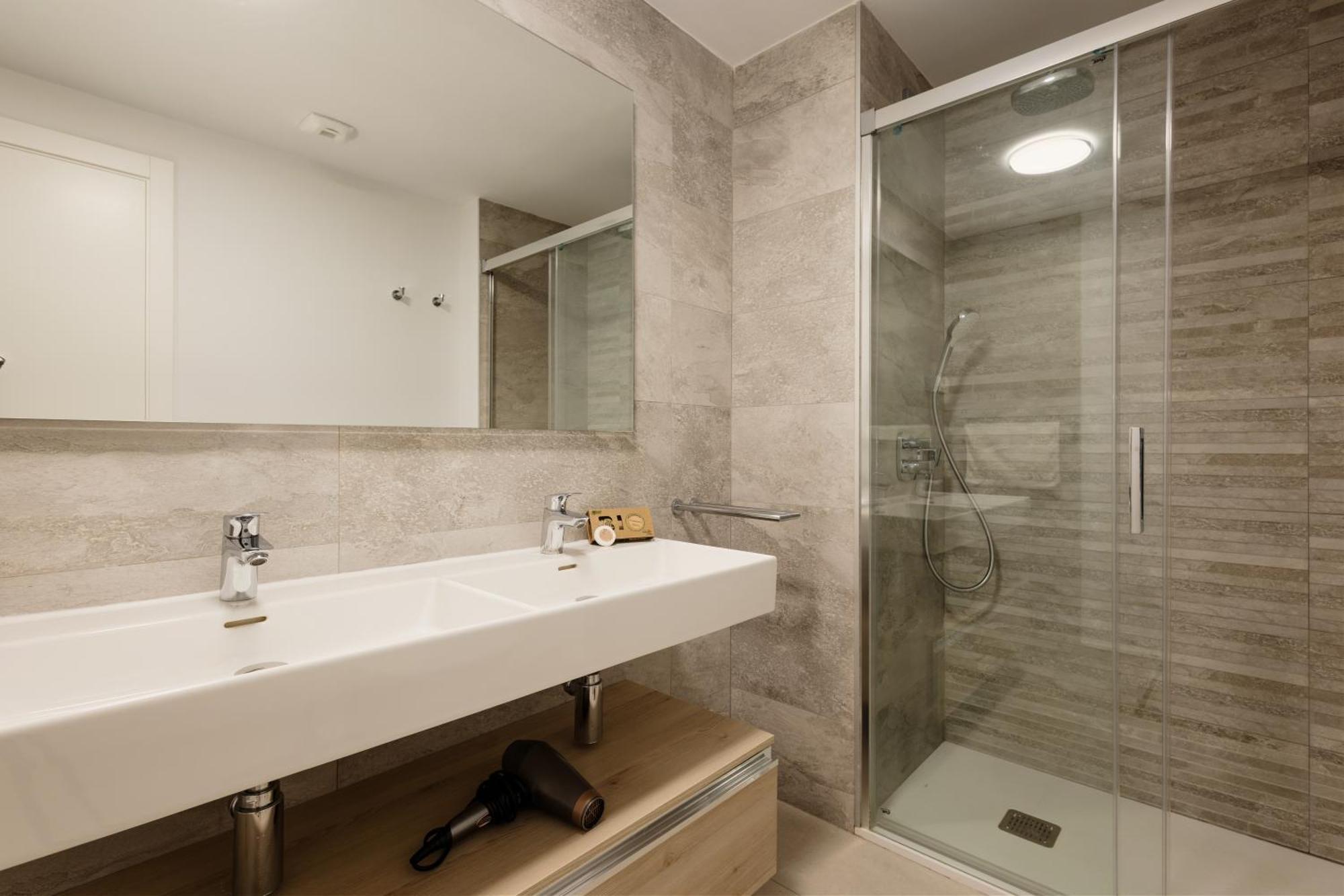 Apartment Luxurious 2 Bedroom Close To The In Estepona