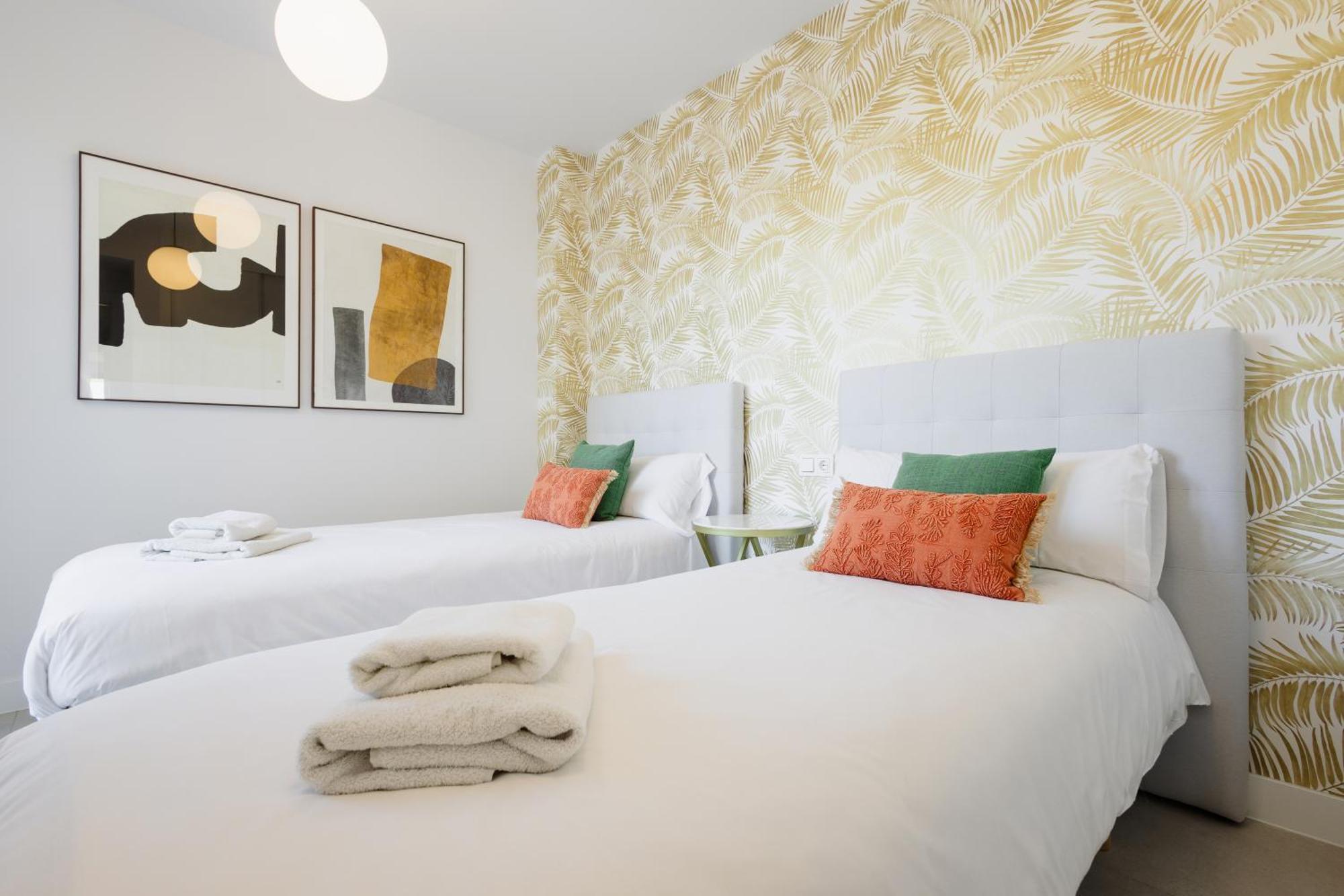 Luxurious 2 Bedroom Close To The In