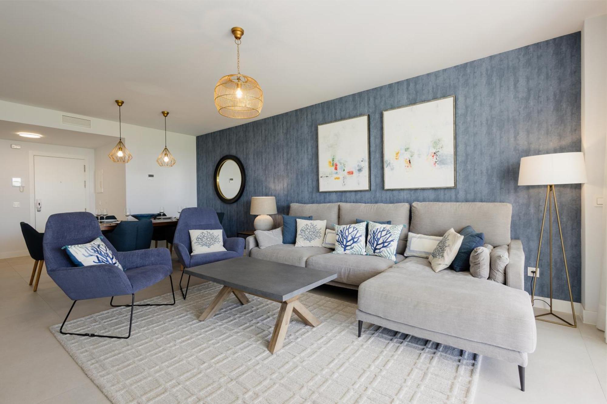 Luxurious 2 Bedroom Close To The In Apartment *