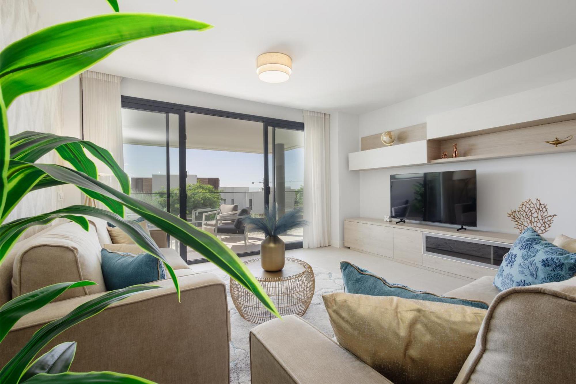 Magnificent Apartment, Close To The Beach, In Apartment Estepona