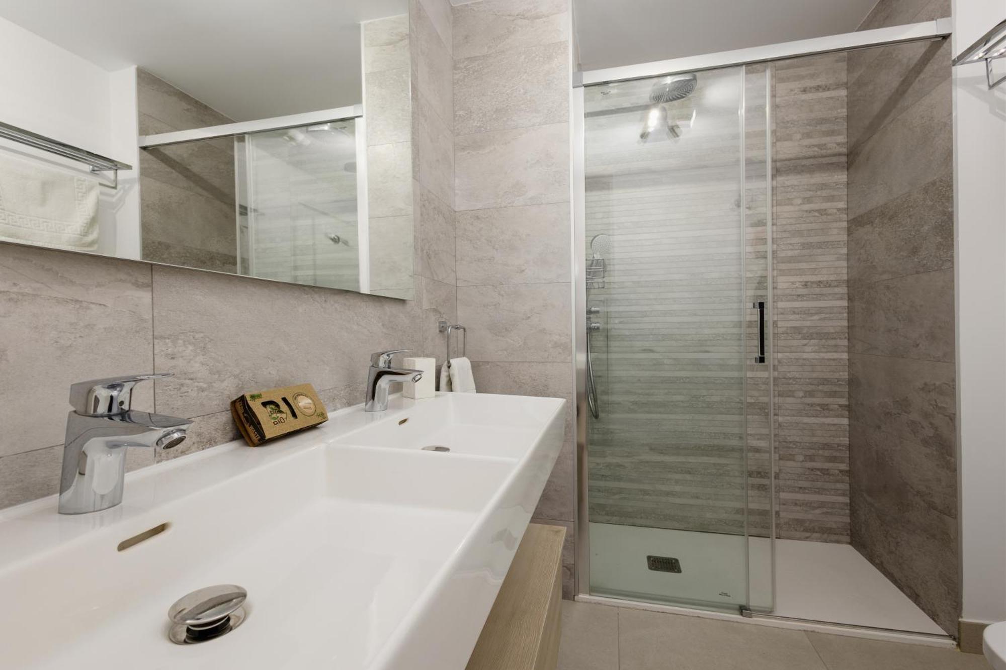 Magnificent Apartment, Close To The Beach, In Apartment *