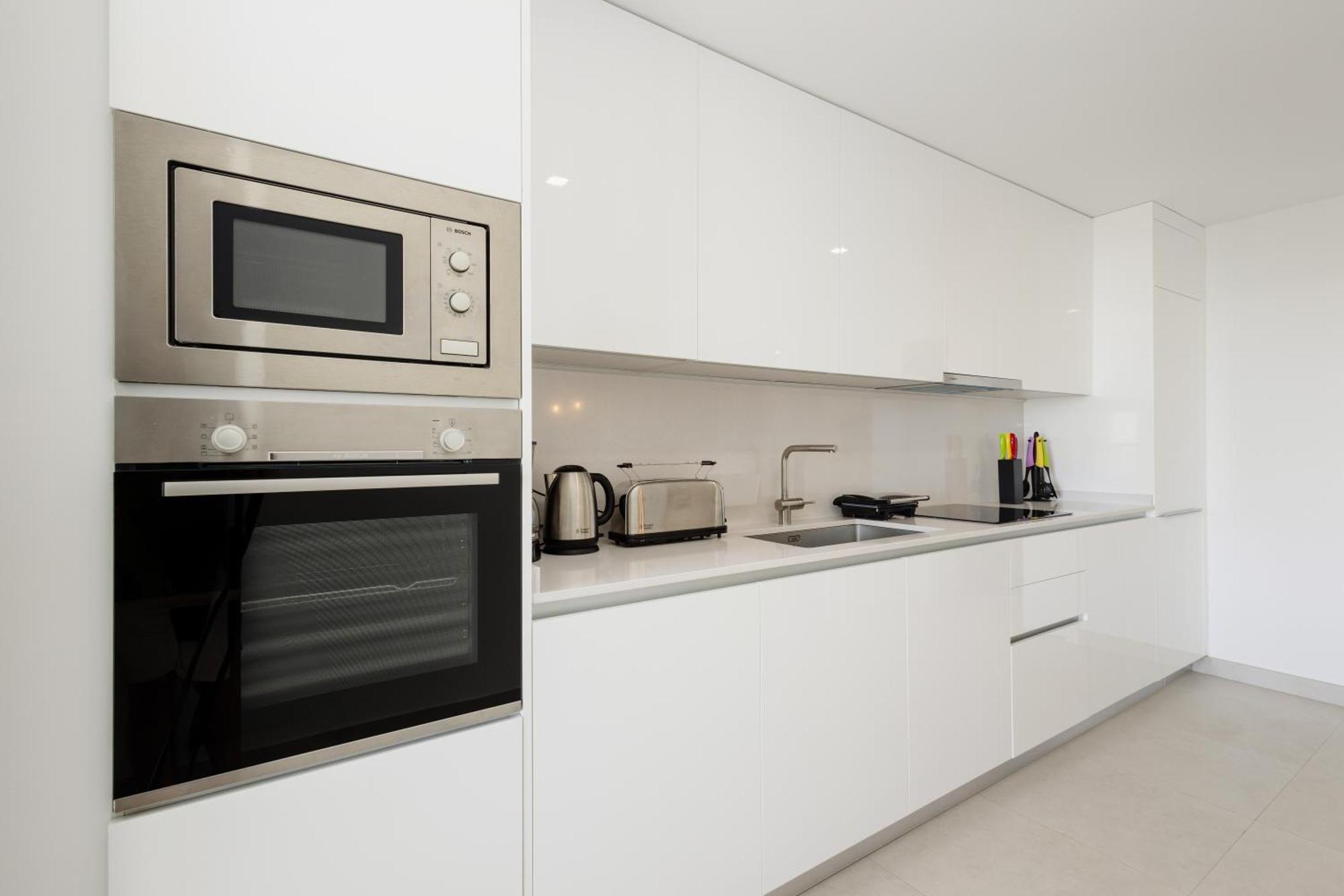 Magnificent Apartment, Close To The Beach, In Apartment Estepona