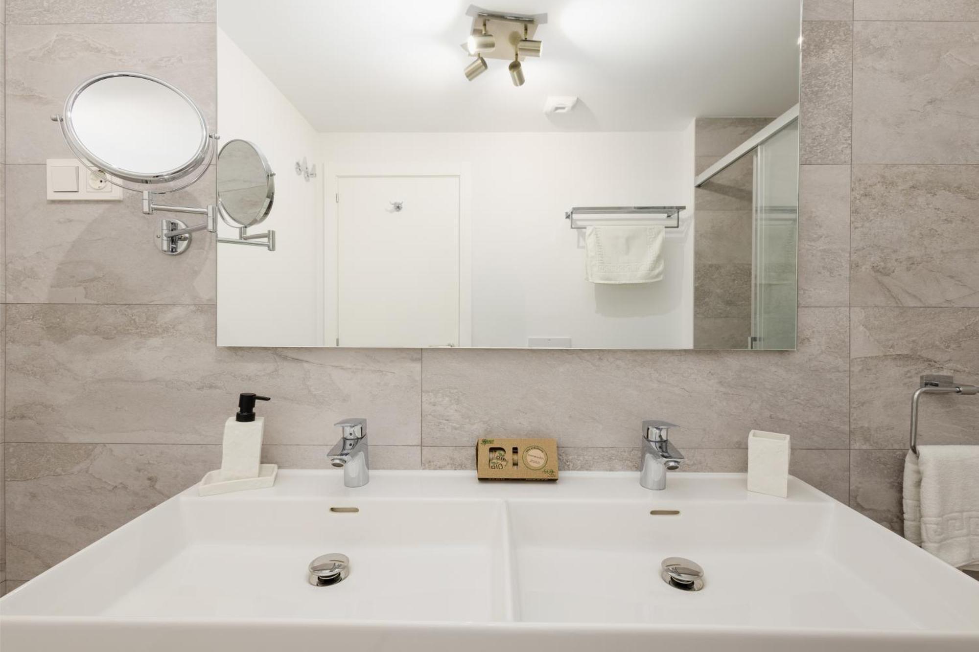 Magnificent Apartment, Close To The Beach, In * Estepona