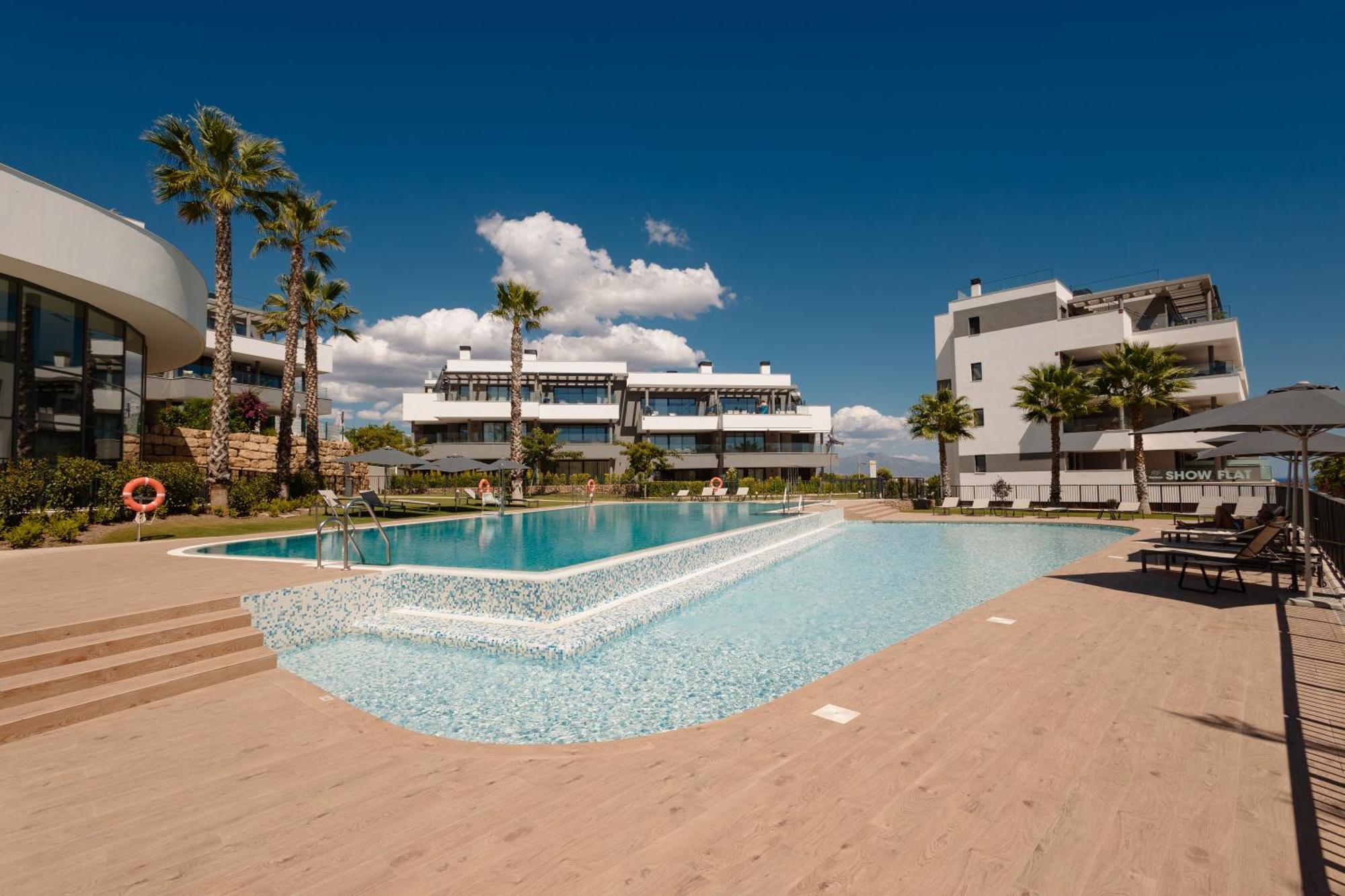 Magnificent Apartment, Close To The Beach, In * Estepona