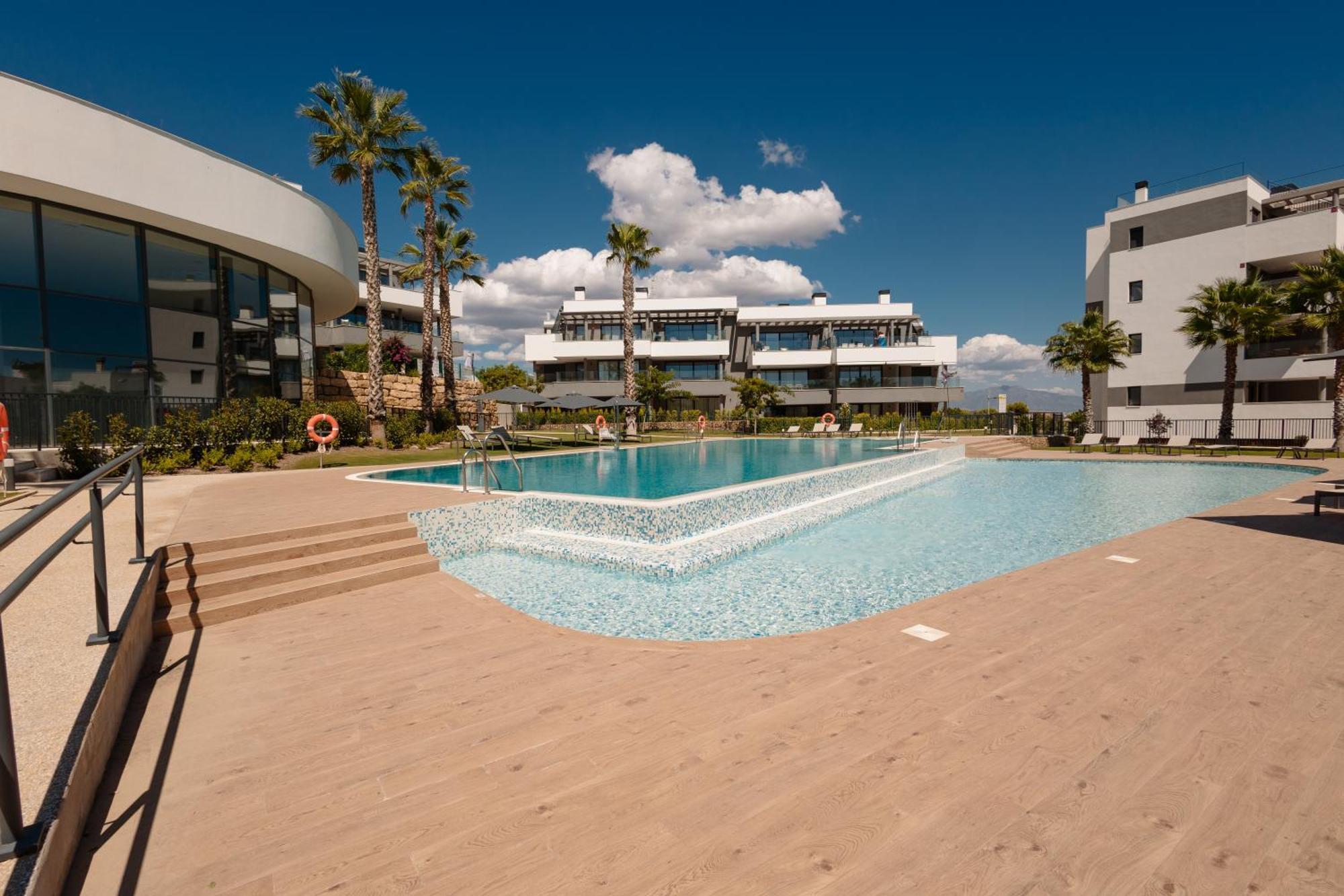 Magnificent Apartment, Close To The Beach, In *