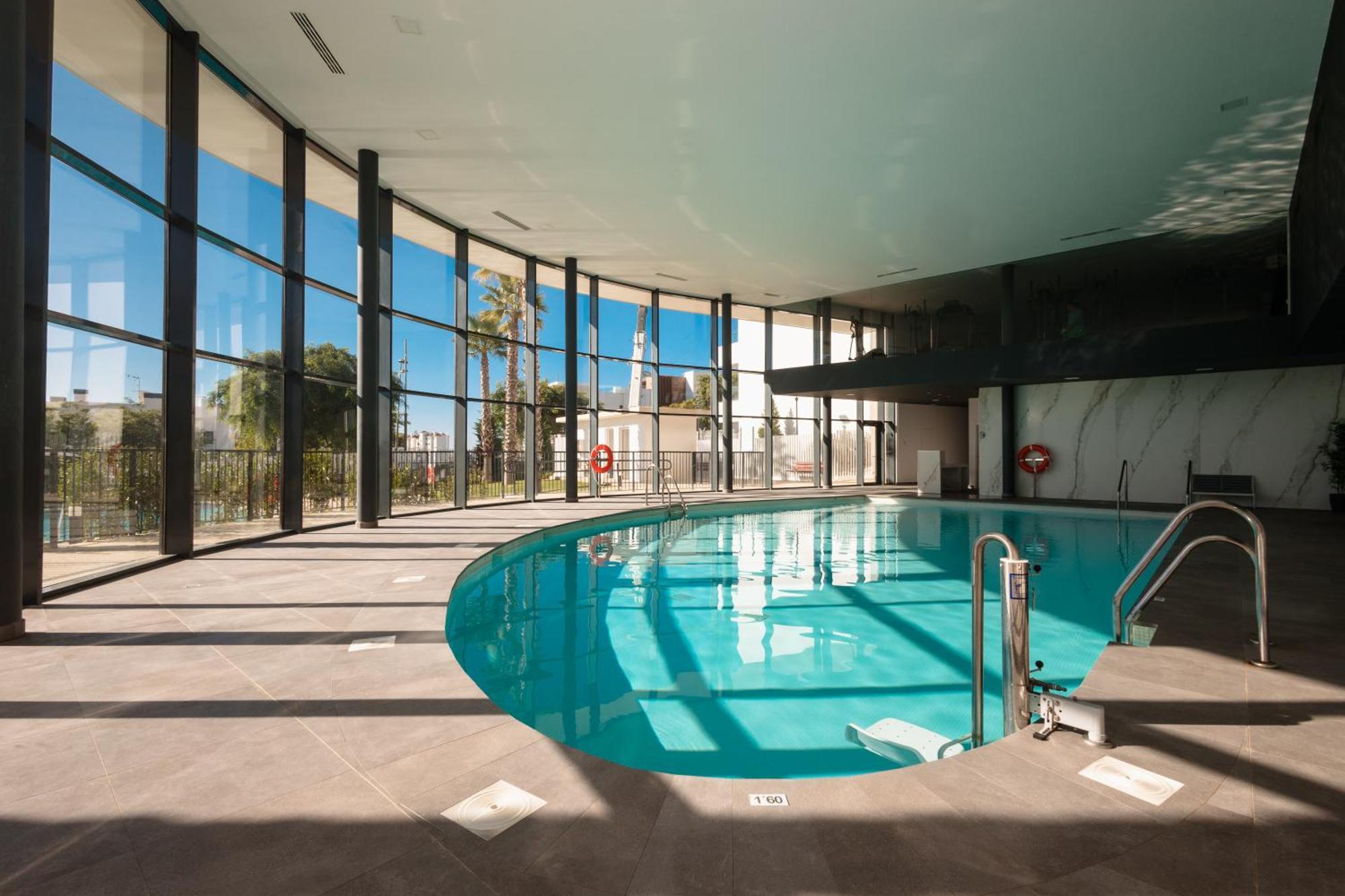 Magnificent Apartment, Close To The Beach, In * Estepona
