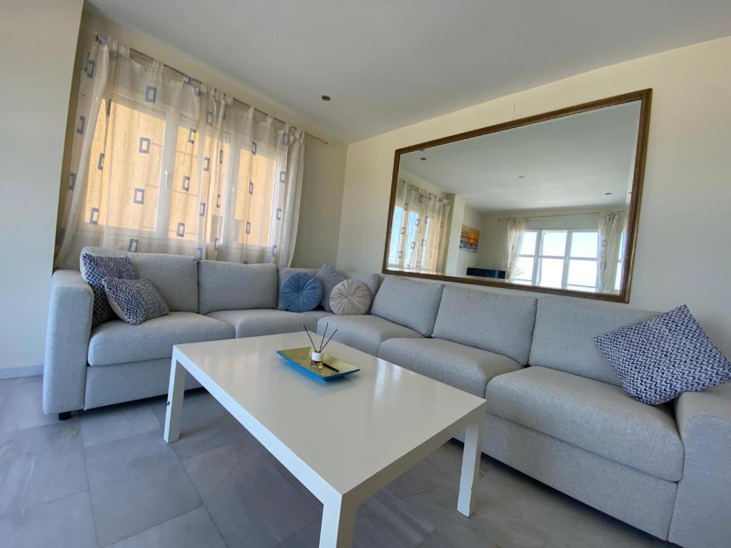 Beautiful Flat With Sea View In The Center *