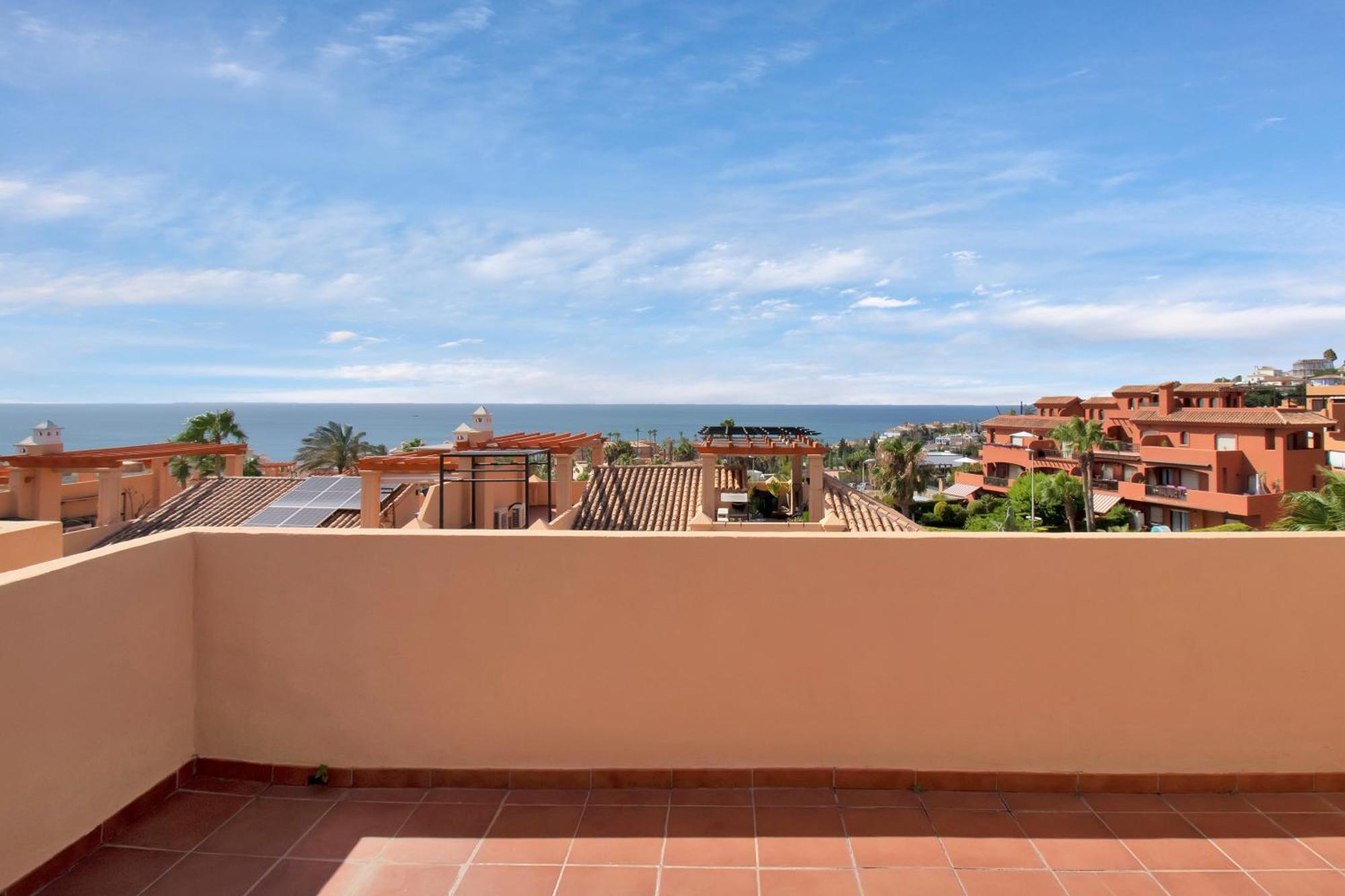 Elegante Adosado Con Con Vistas Al Mar Y Piscina - Costa Galera Park 10 4 Estepona