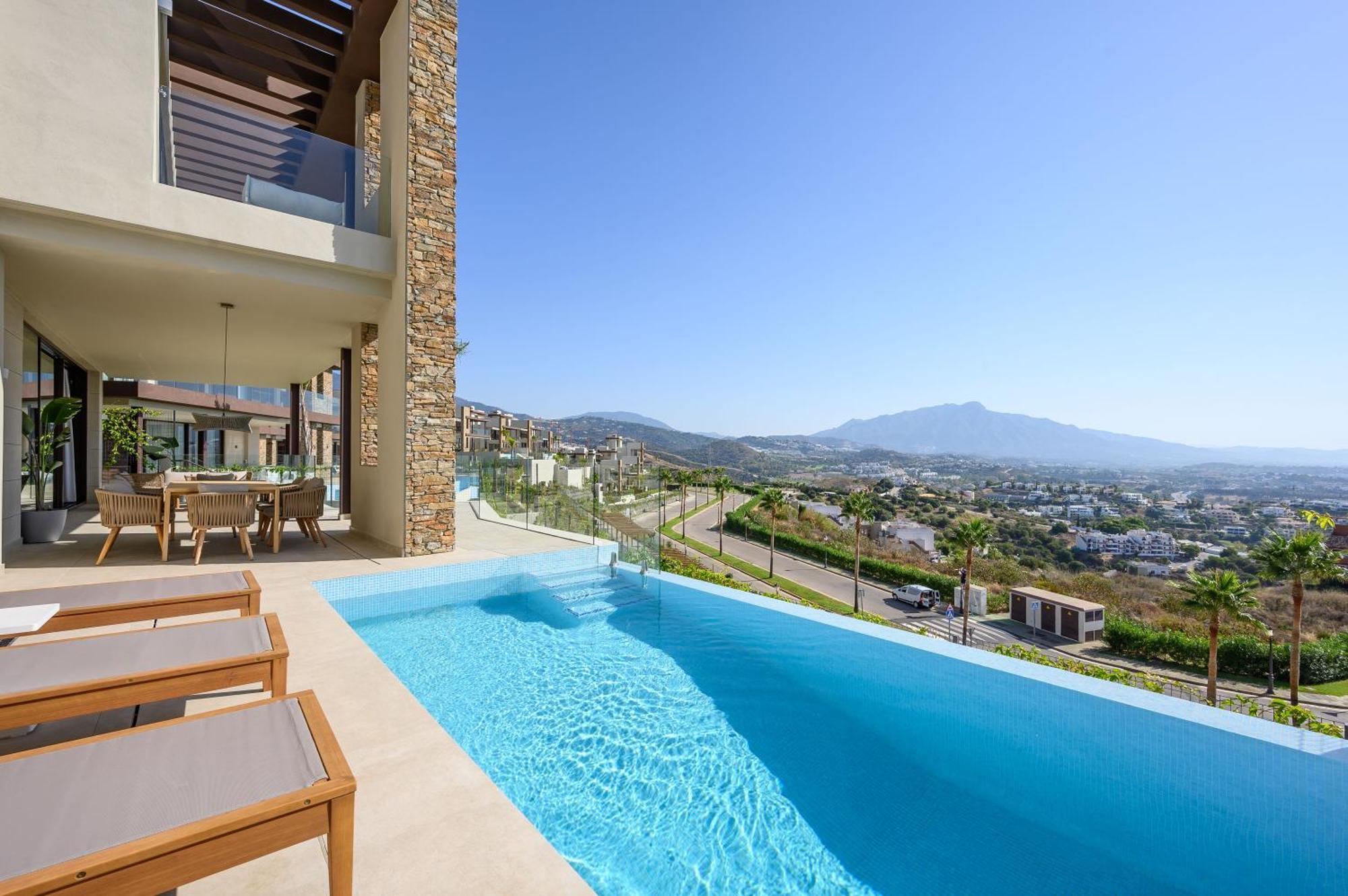 Dobo Homes - Stunning With Views Of Costa Del Sol * Estepona