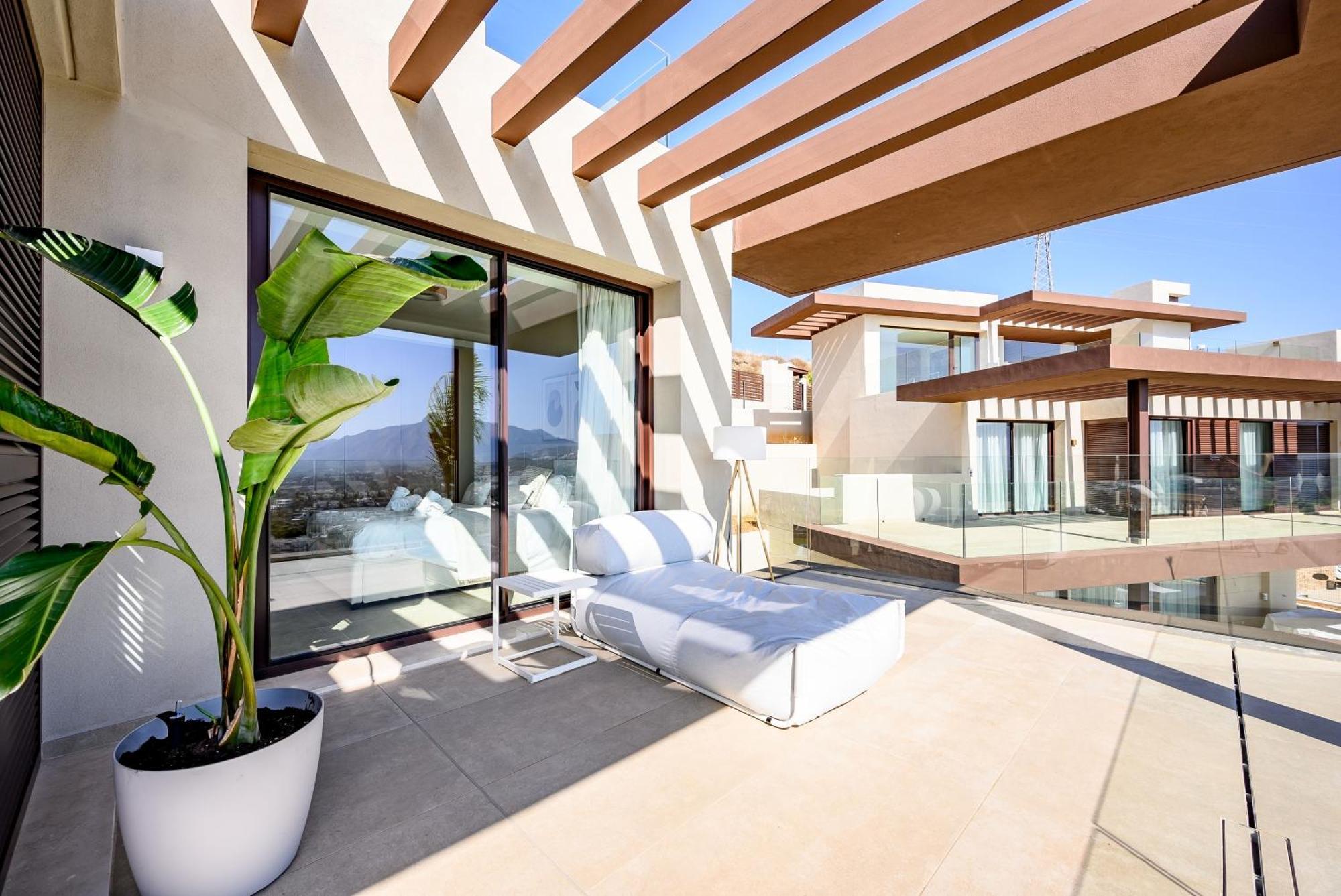 Villa Dobo Homes - Stunning With Views Of Costa Del Sol Estepona