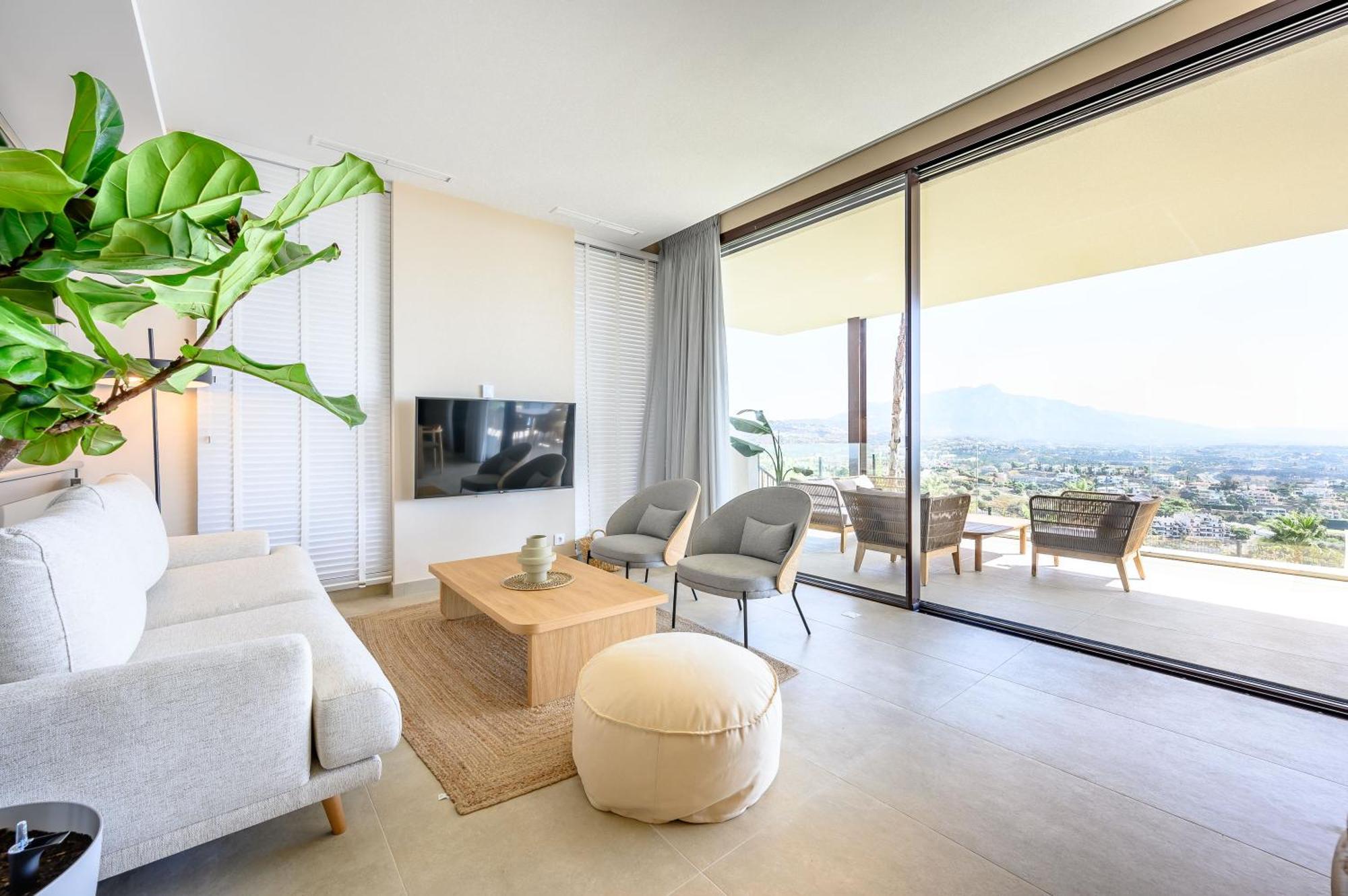 Dobo Homes - Stunning With Views Of Costa Del Sol Villa Estepona