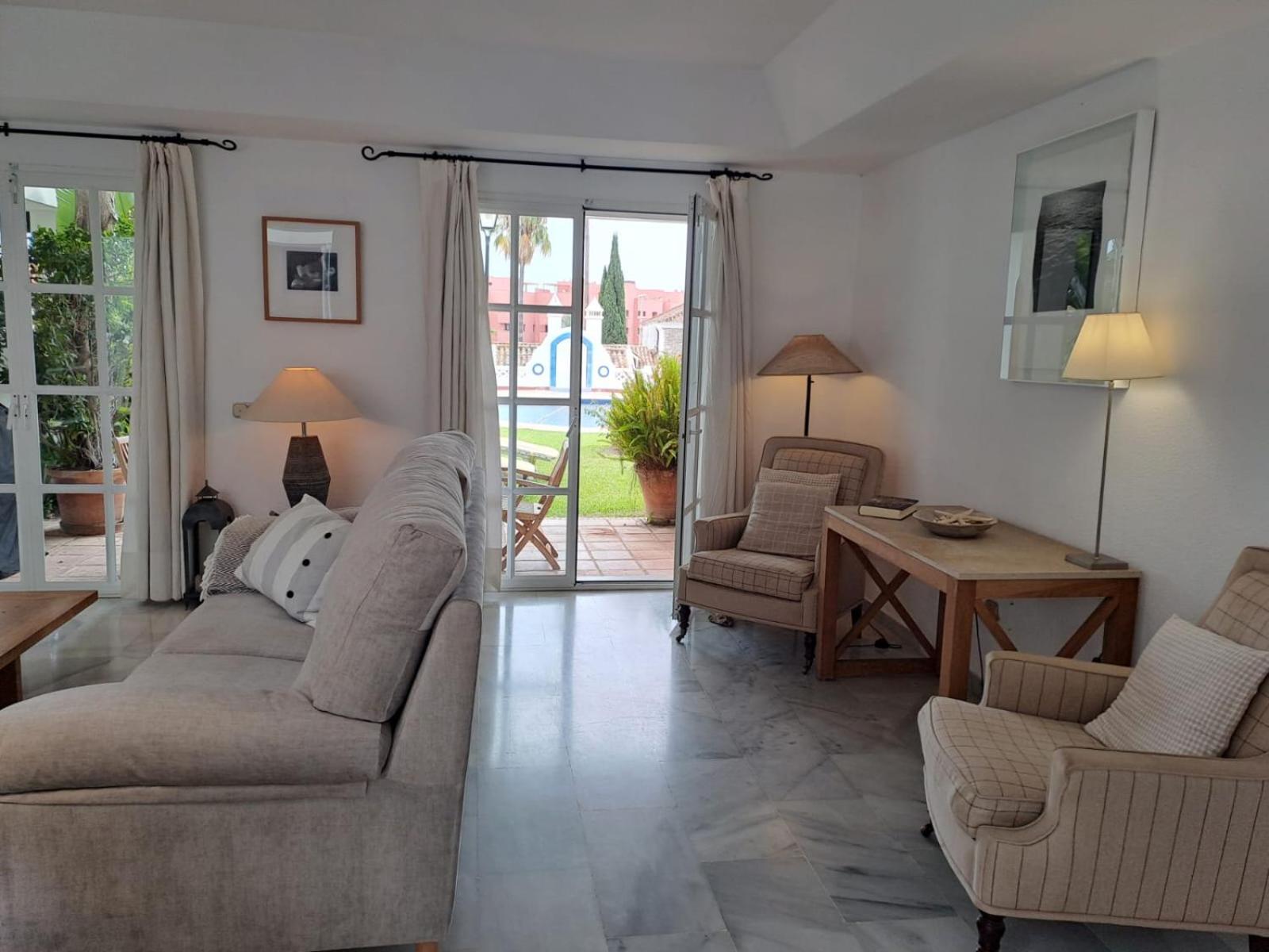 Noctua Lovely 4 Bedroom House And Pool *