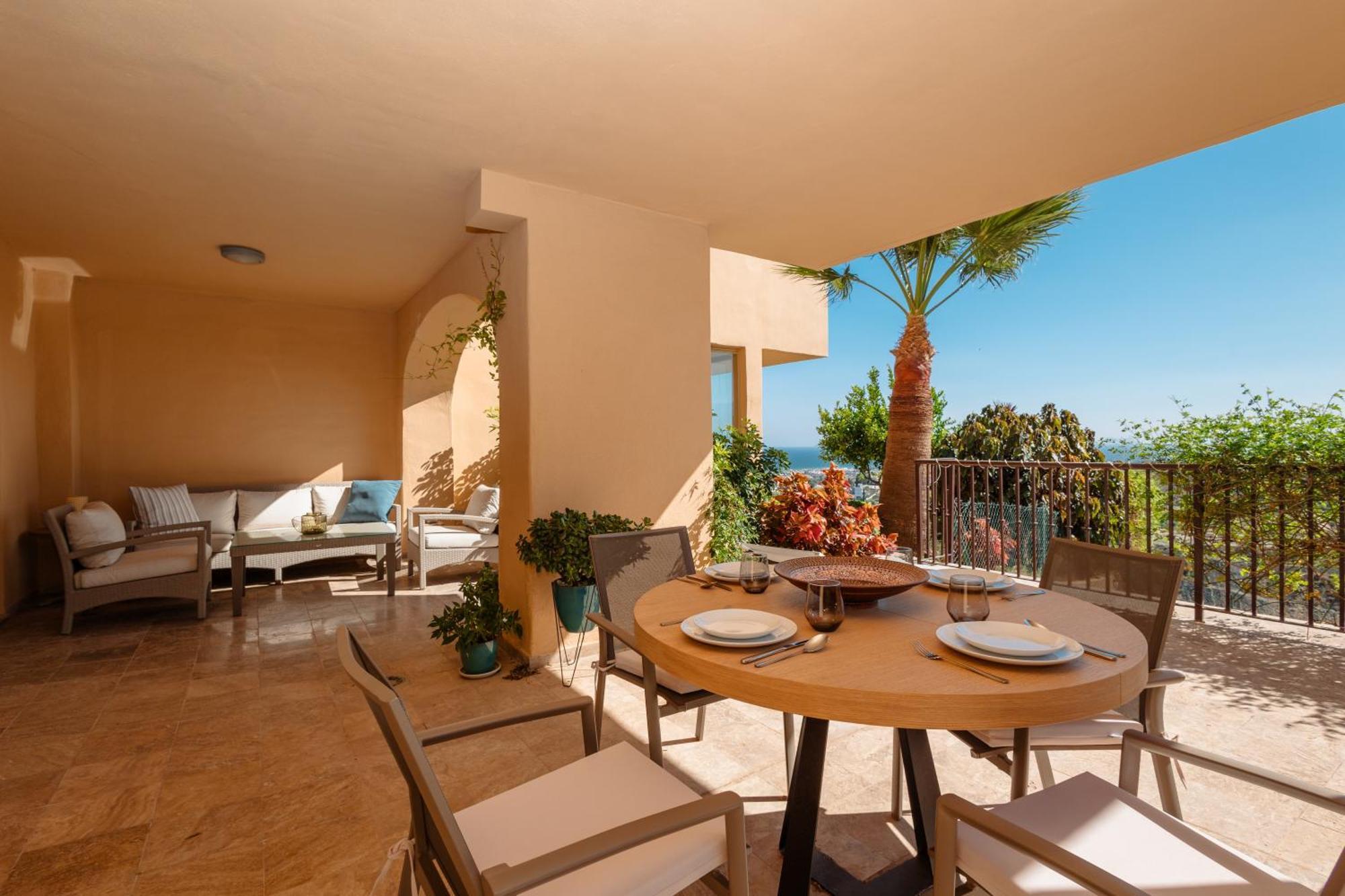 Apartment Beautiful In Benahavis, Marbella *