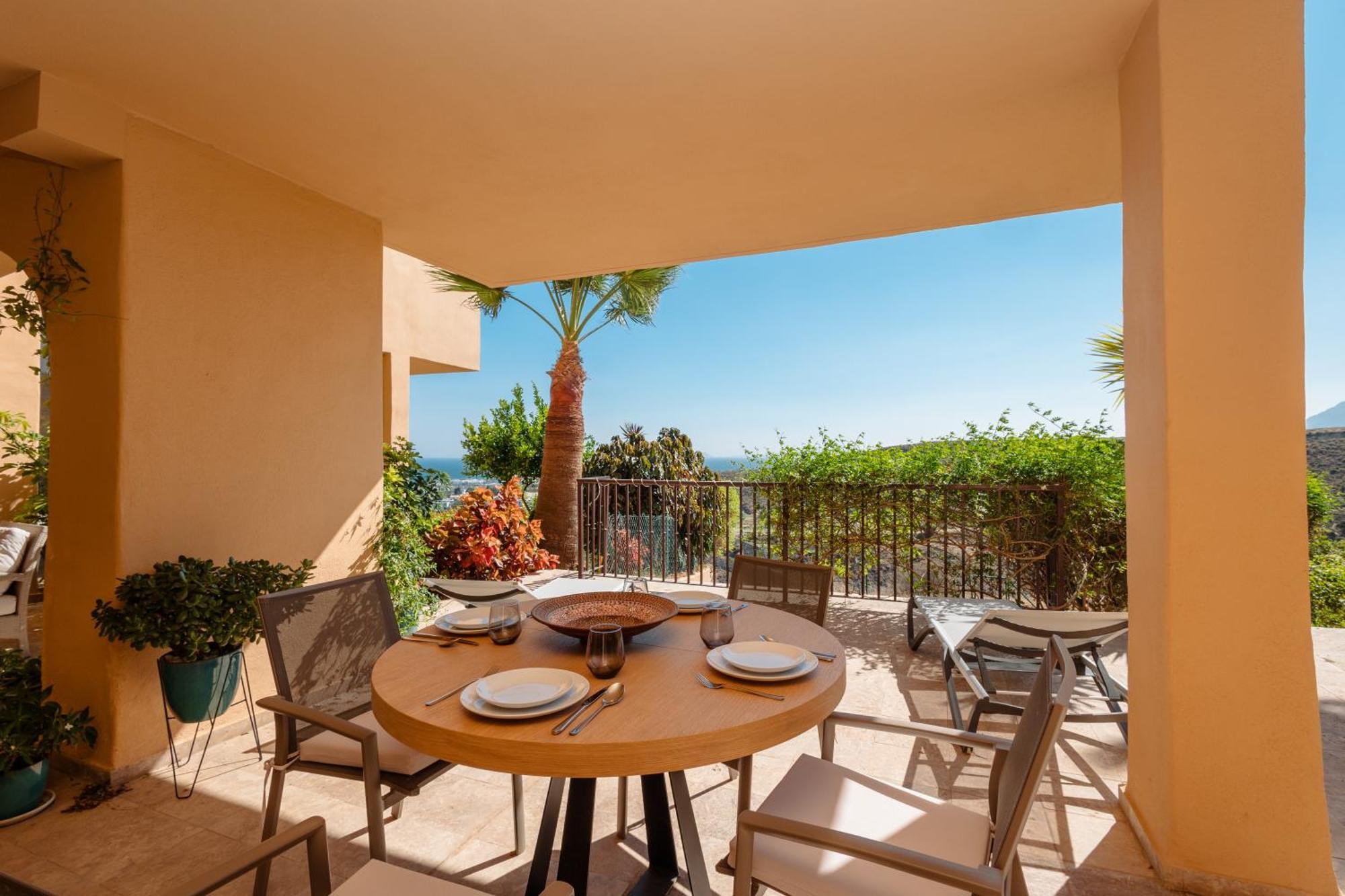 Beautiful In Benahavis, Marbella Apartment