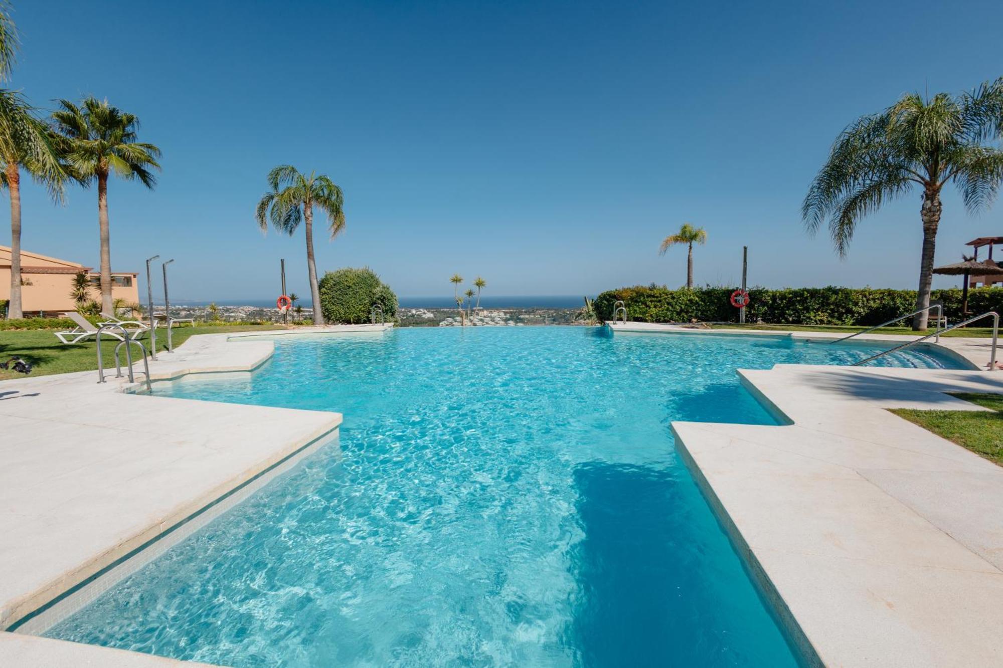 Apartment Beautiful In Benahavis, Marbella *