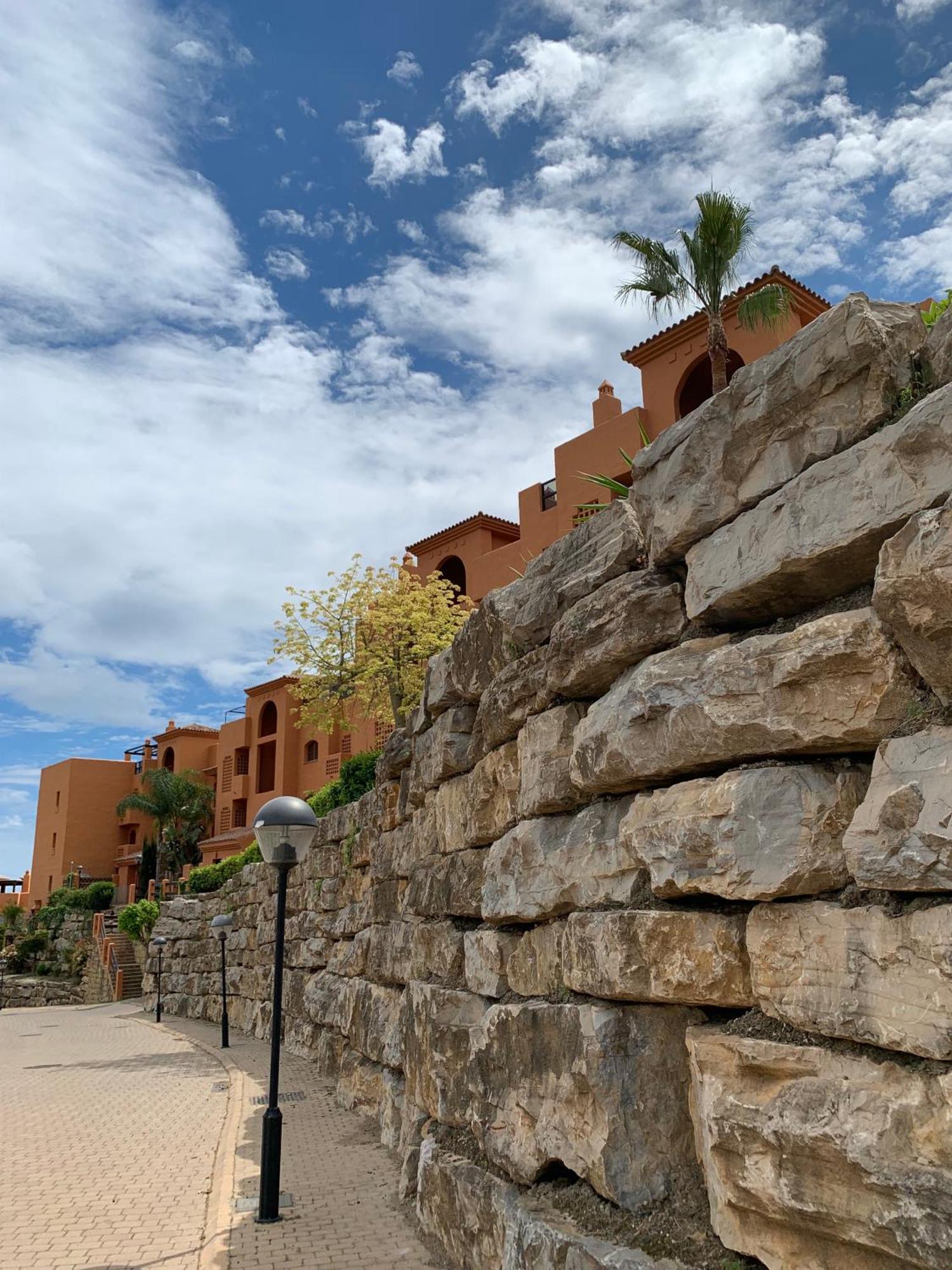Your Oasis Of Luxury And Leisure At Gazules Del Sol In Marbella Area - Benahavis Apartment Estepona