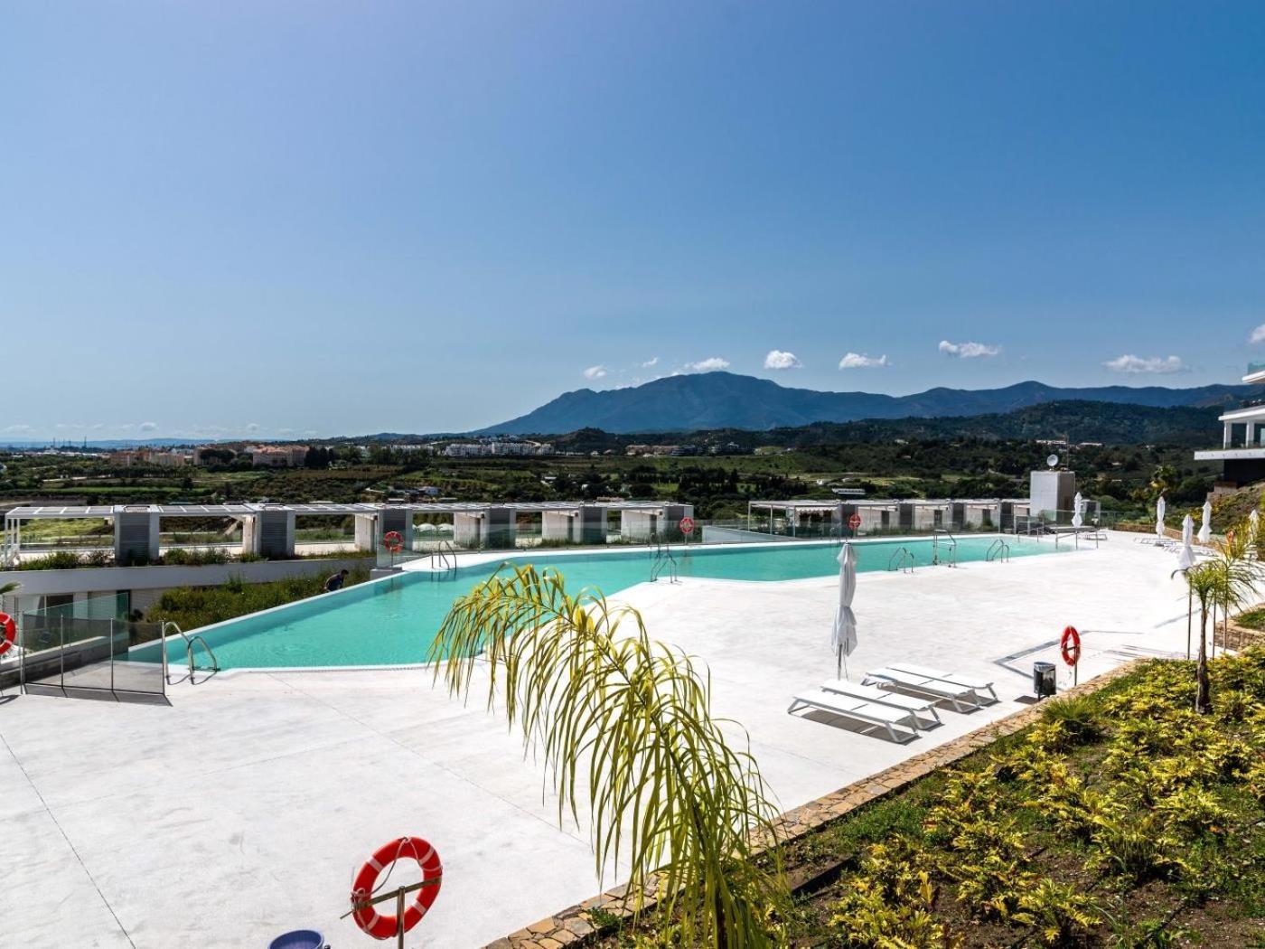 Apartment Newly Built 3 Bed Townhouse With Pool, Bbq, Sea Views *