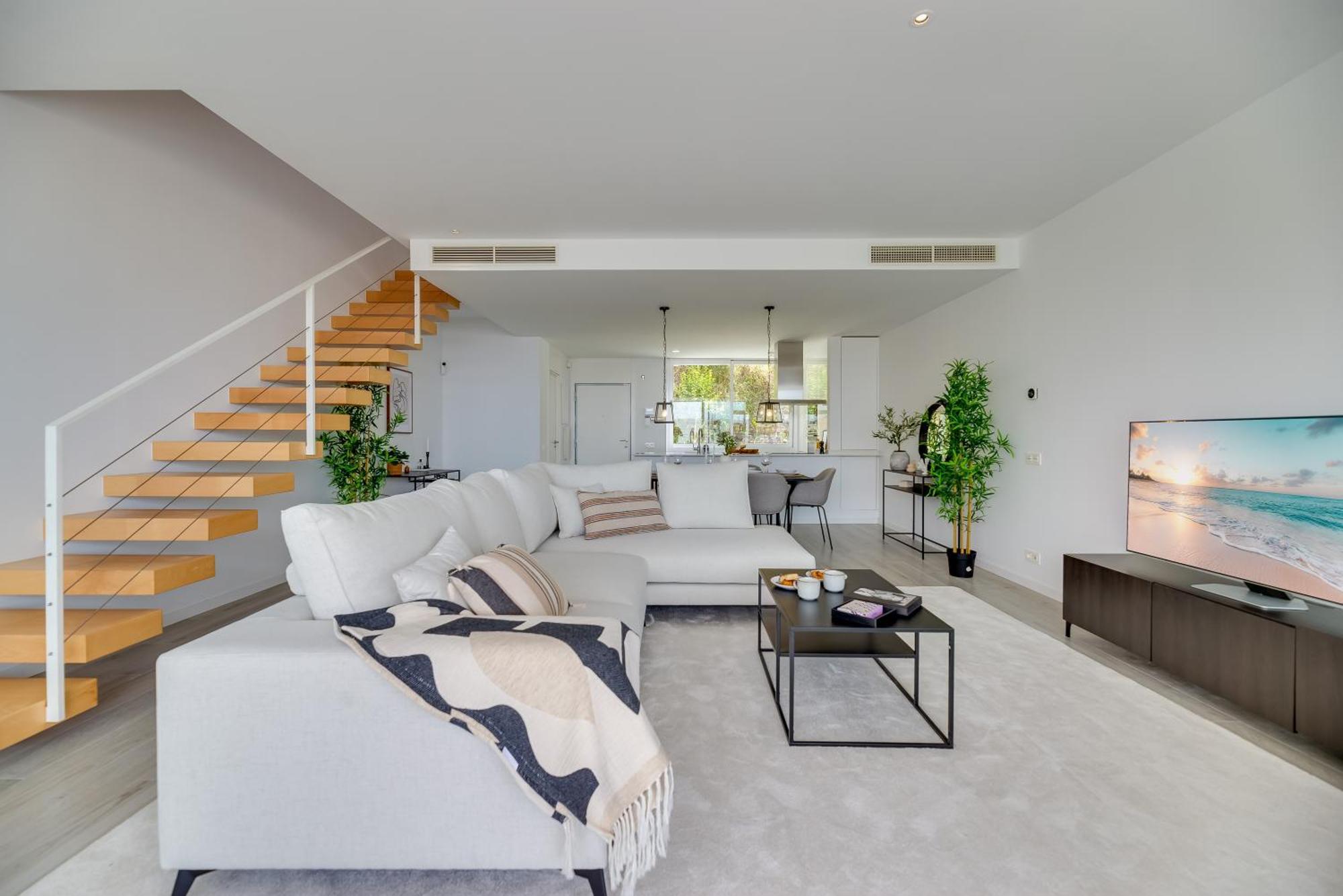 Newly Built 3 Bed Townhouse With Pool, Bbq, Sea Views