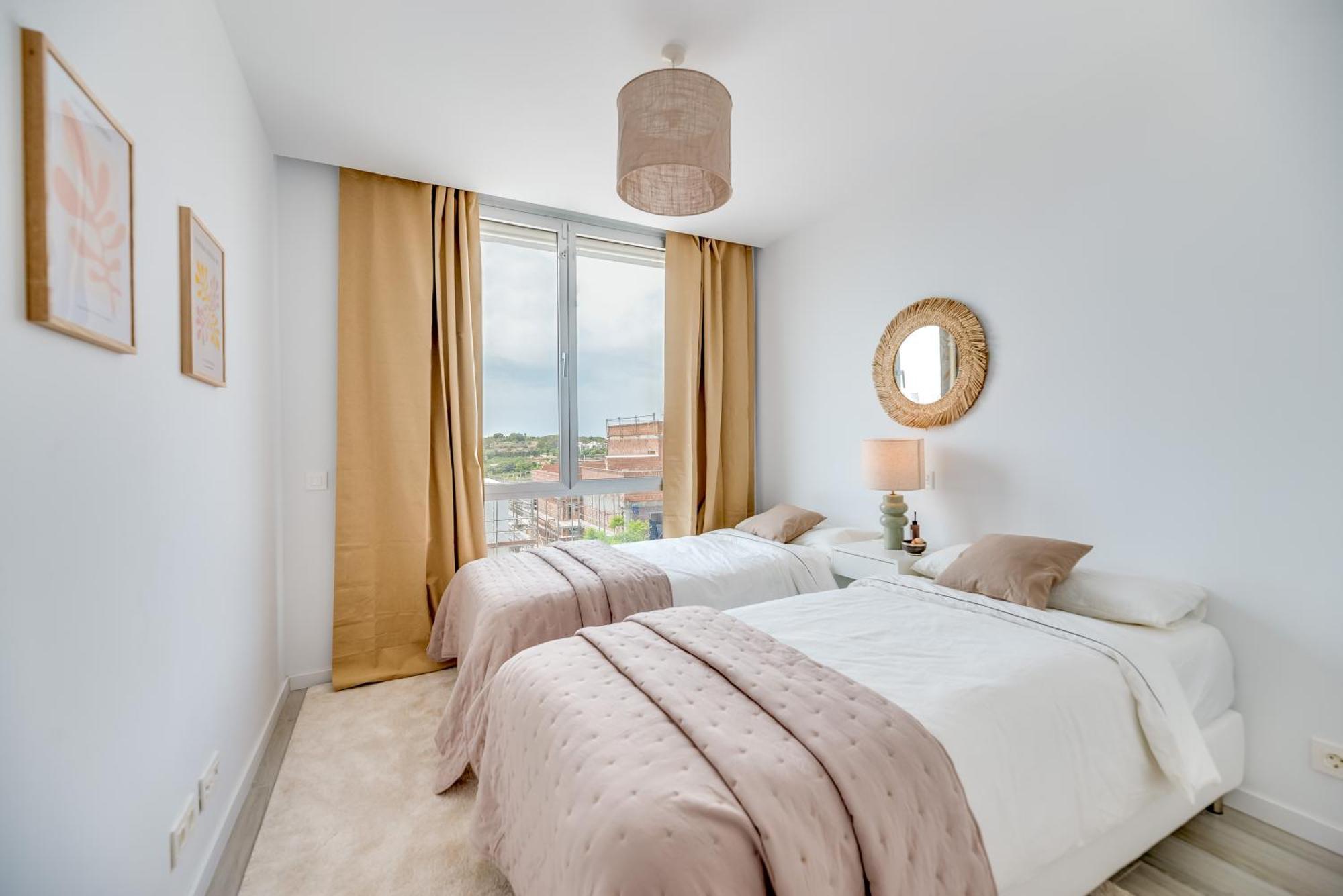 Newly Built 3 Bed Townhouse With Pool, Bbq, Sea Views * Estepona