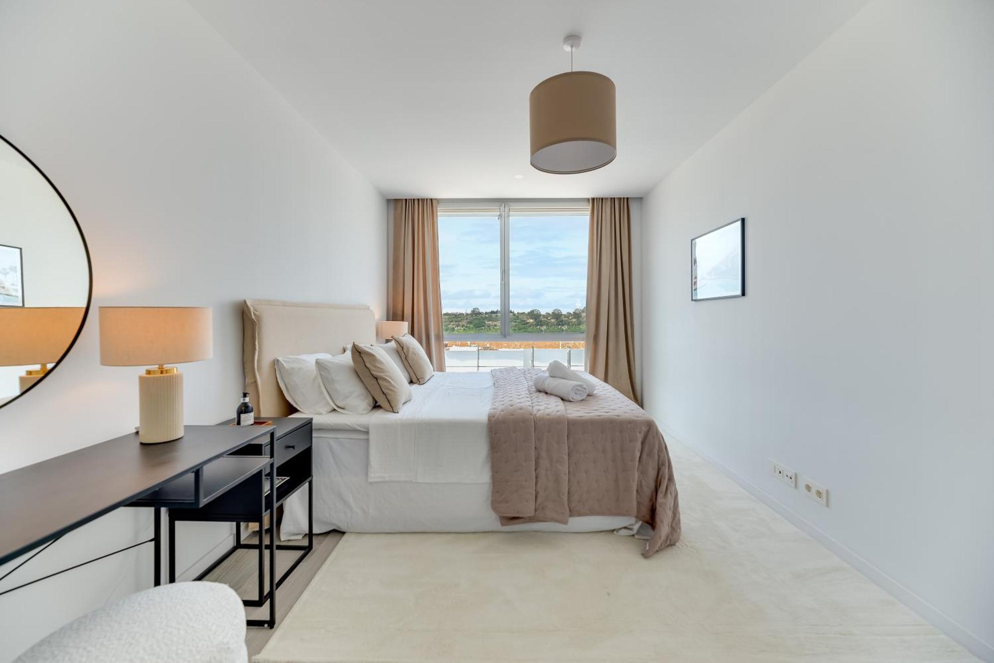 Apartment Newly Built 3 Bed Townhouse With Pool, Bbq, Sea Views *