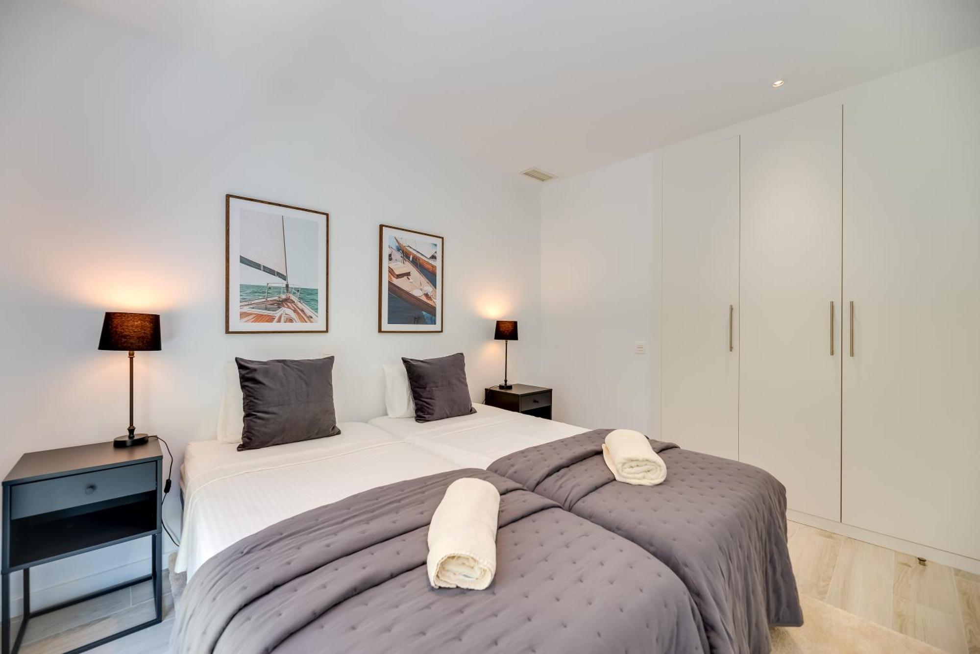 Newly Built 3 Bed Townhouse With Pool, Bbq, Sea Views *