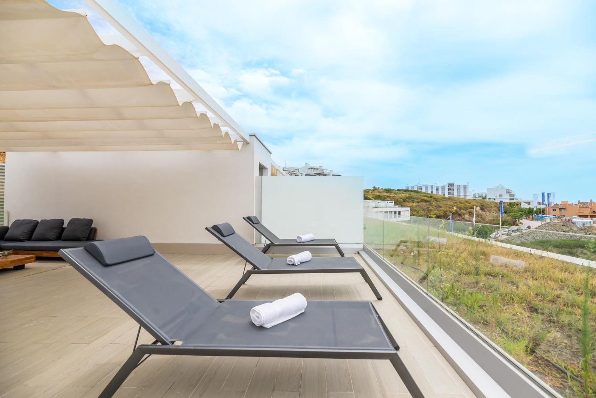 Newly Built 3 Bed Townhouse With Pool, Bbq, Sea Views Estepona